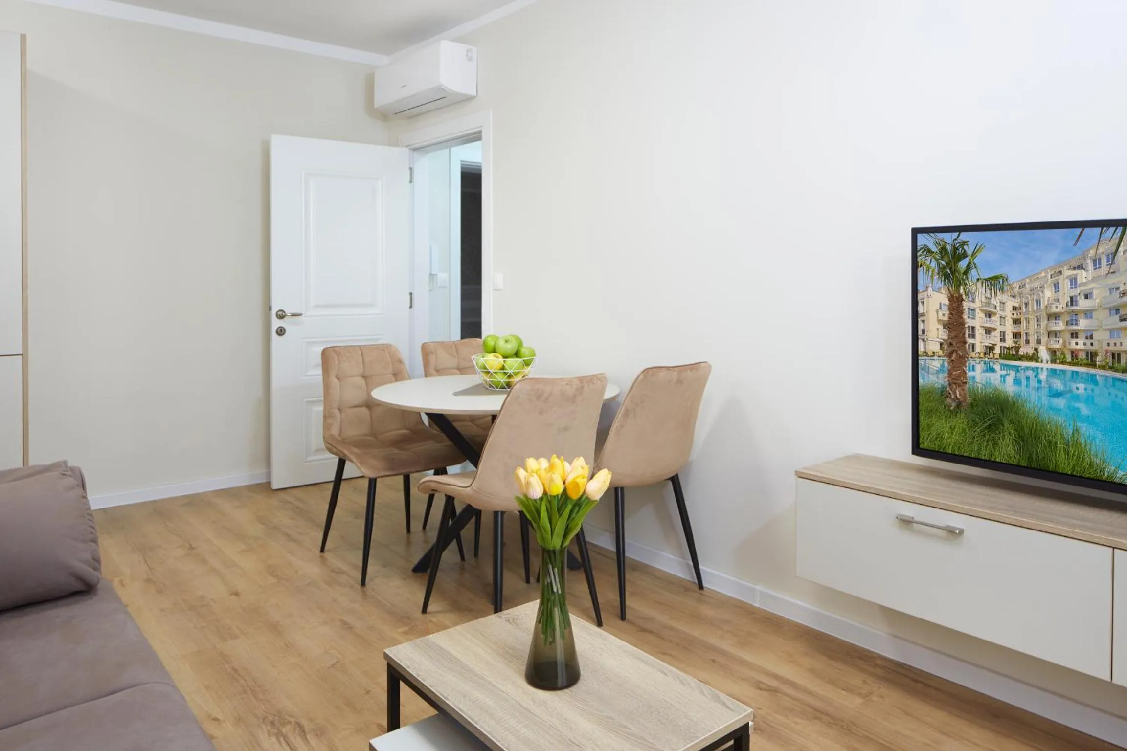 Communal lounge/ TV room in Bellicity Apart Complex