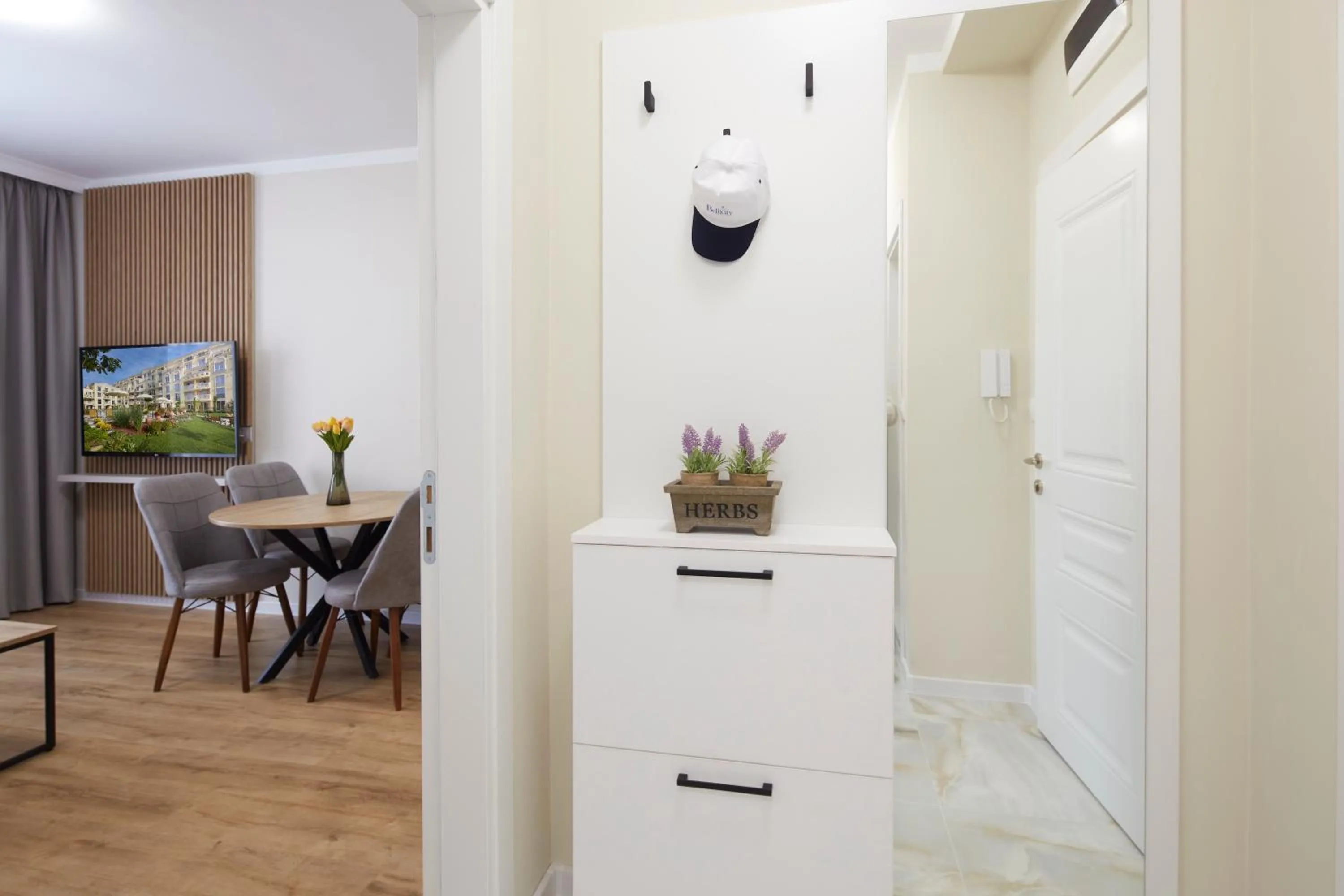 Dining area in Bellicity Apart Complex