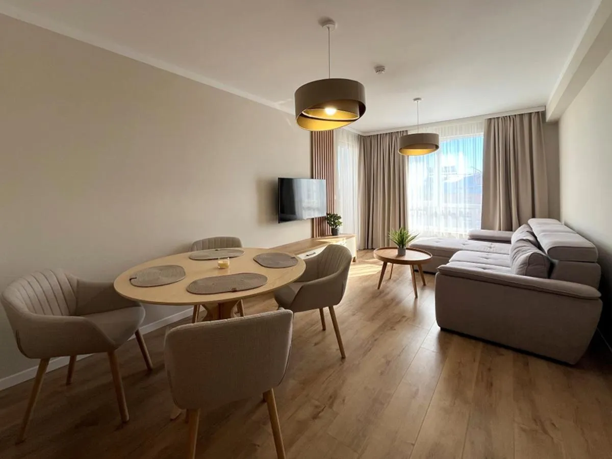 Communal lounge/ TV room, Bed in Bellicity Apart Complex