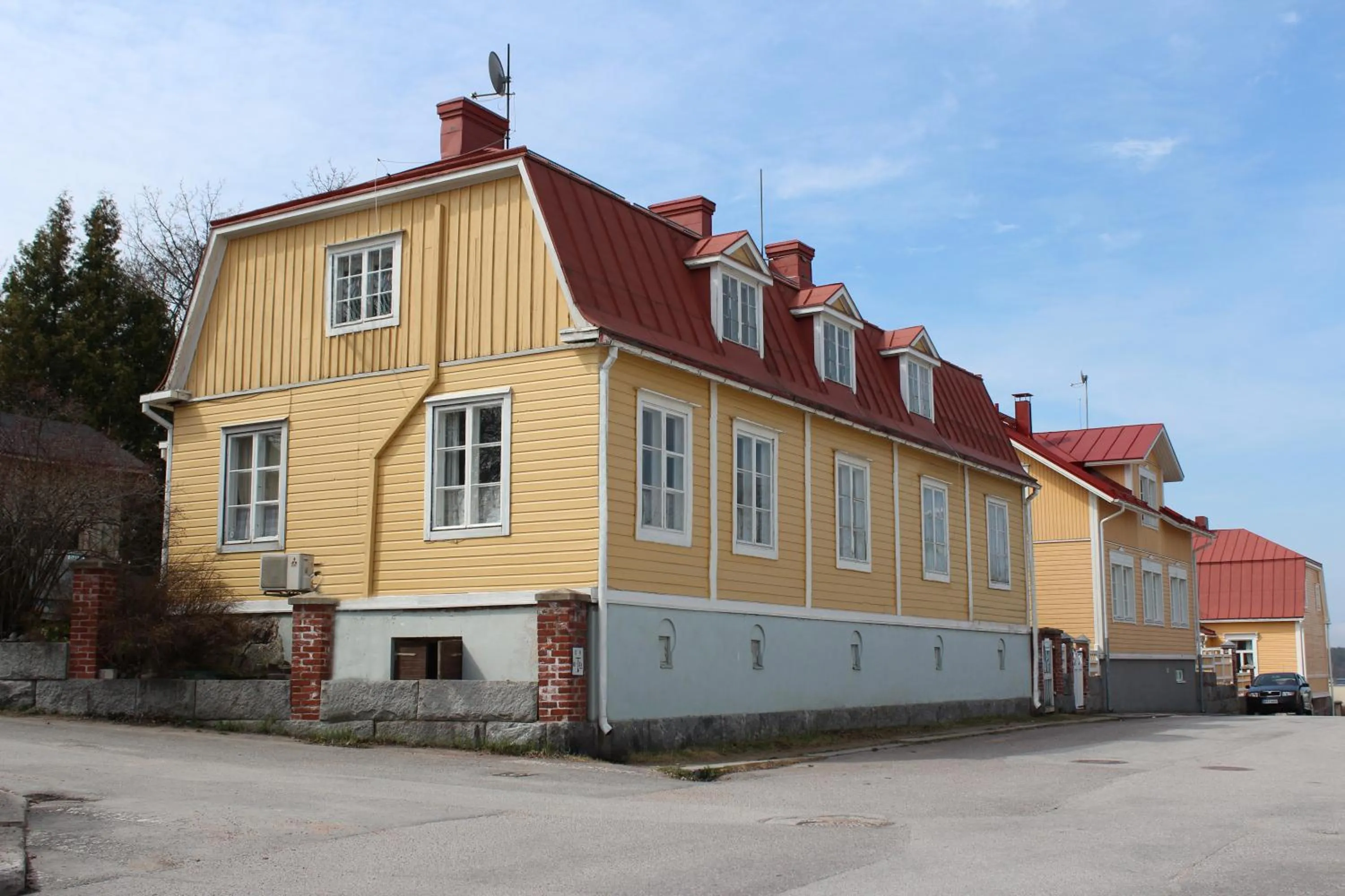 Facade/entrance in Slottsbädden