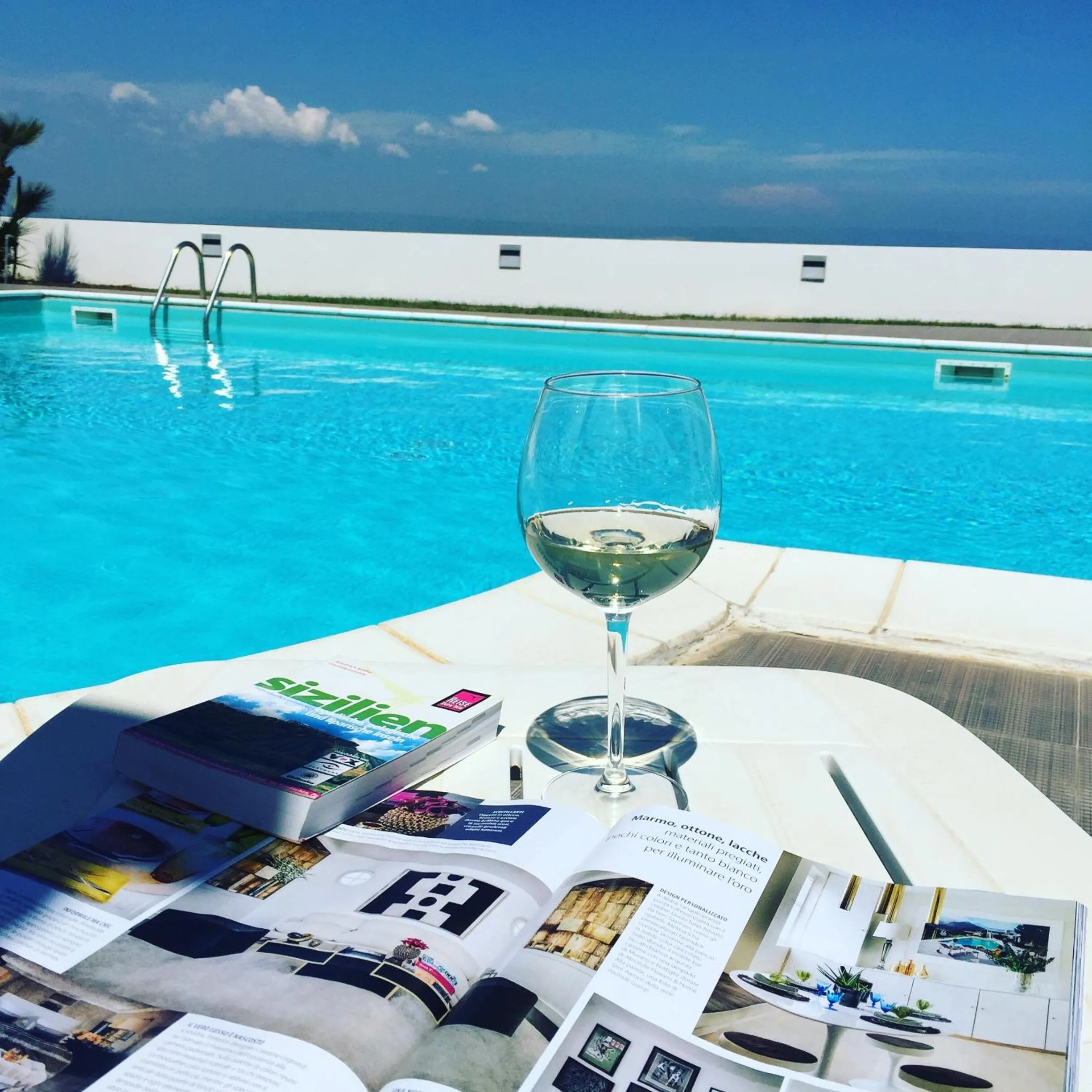 Swimming pool in B&B Torrefano