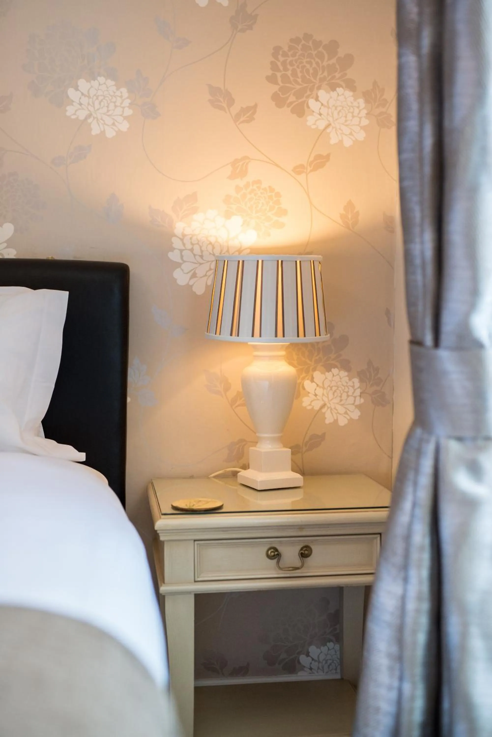 Bedroom, Bed in The Swan Hotel