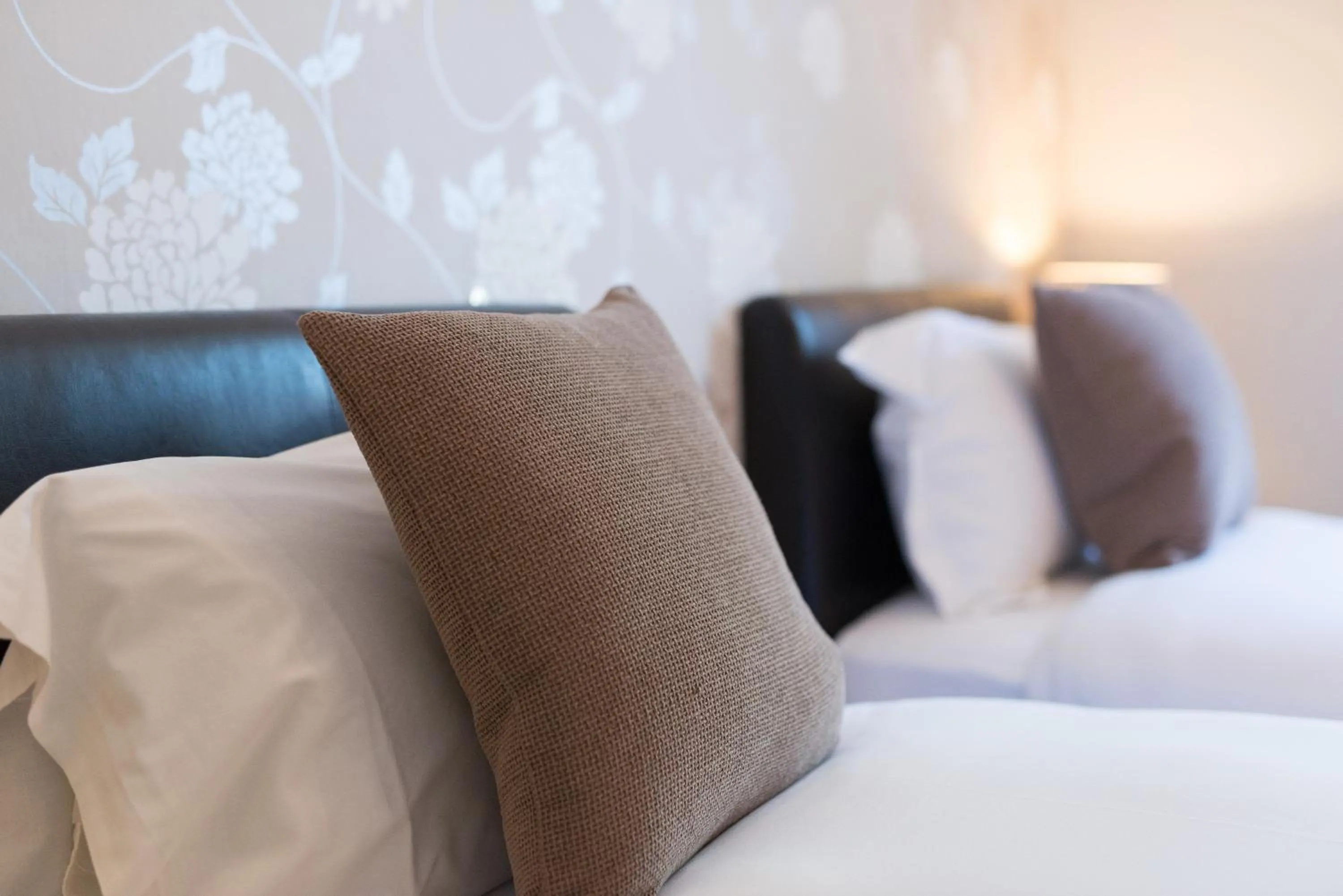 Bedroom, Bed in The Swan Hotel