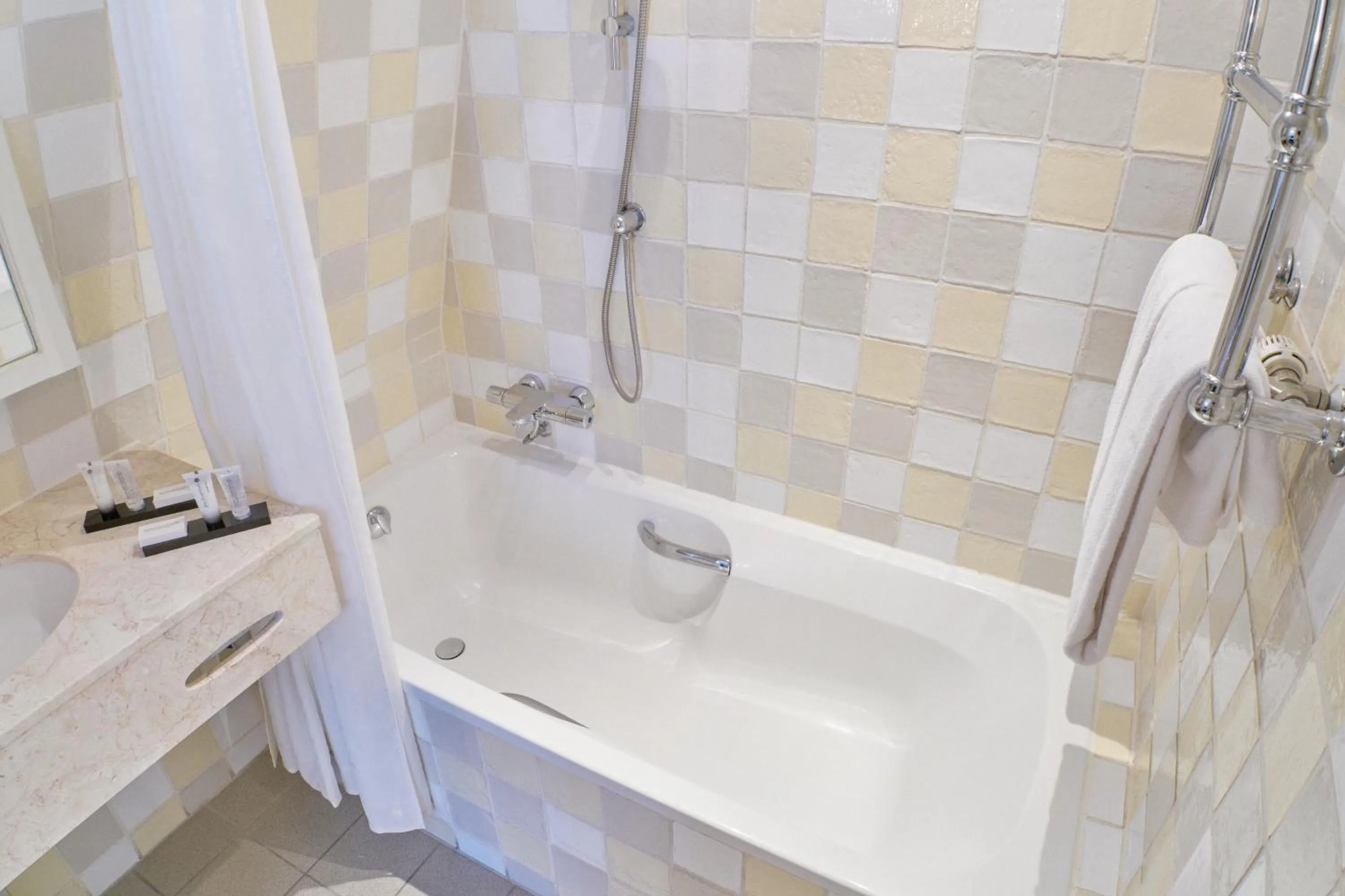 Bathroom in Alp de Veenen Hotel