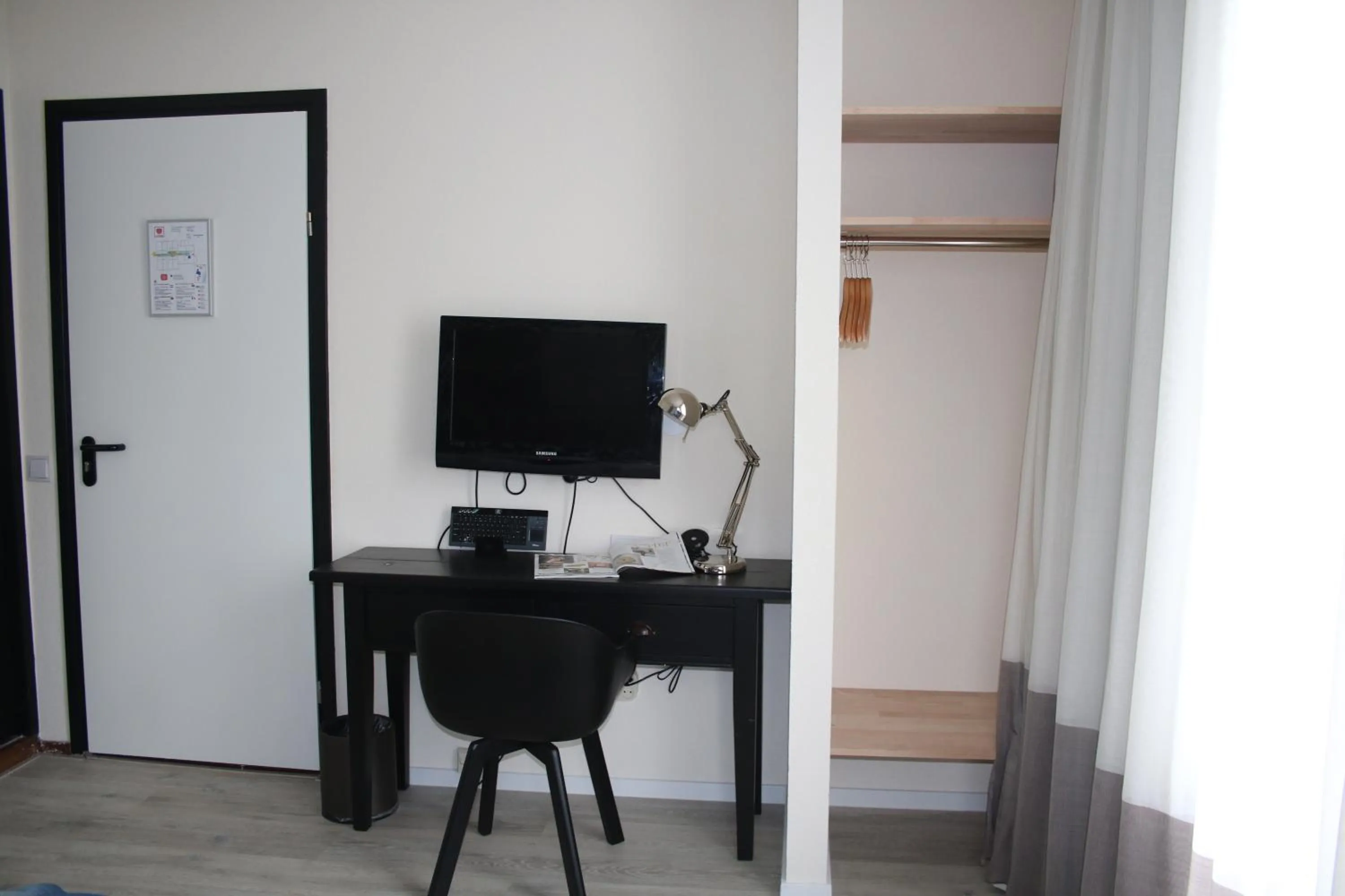 TV and multimedia in Alp de Veenen Hotel