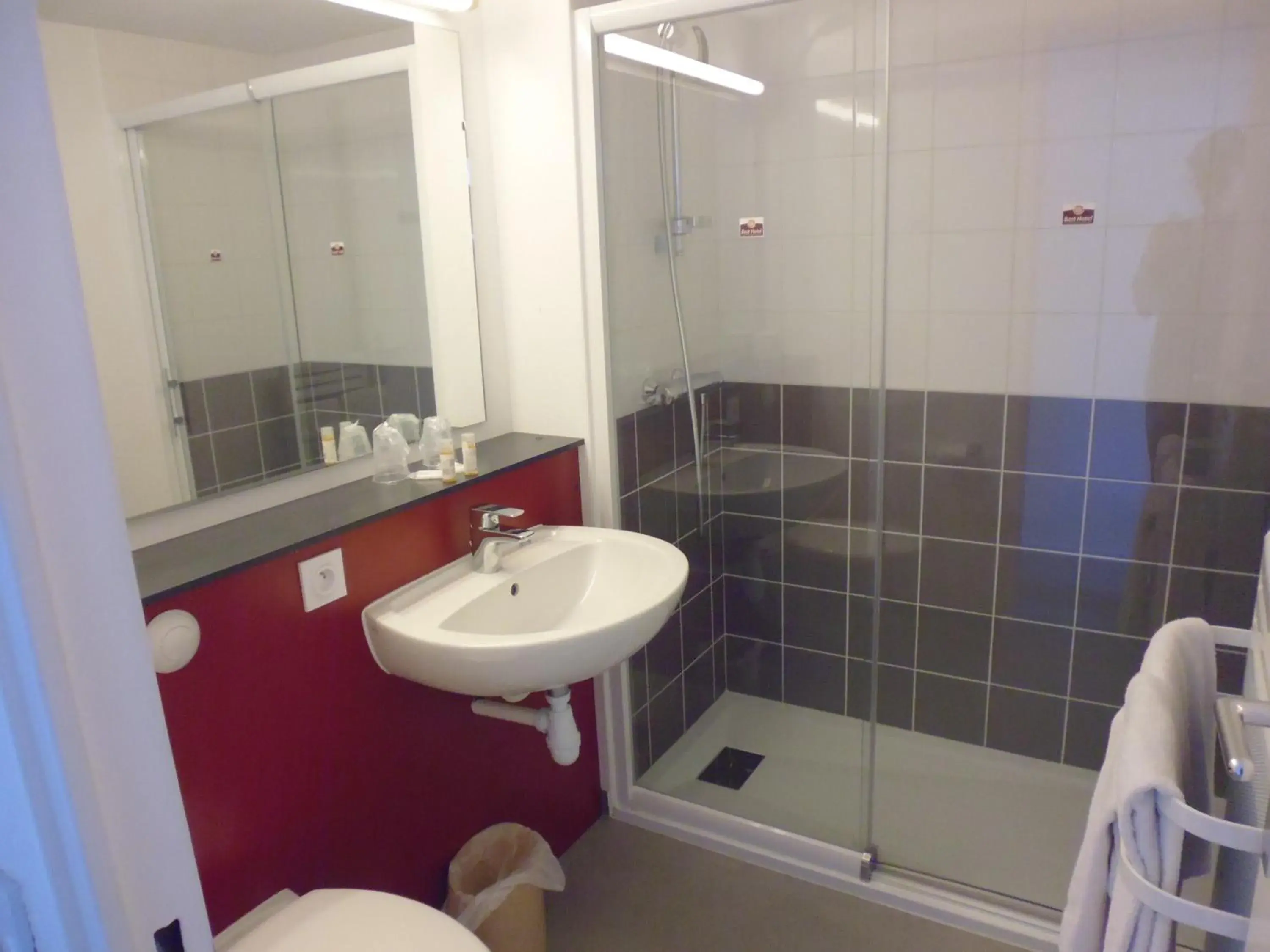 Twin Room - single occupancy in Brit Hotel Mayenne Twin Room - single occupancy in Brit Hotel Mayenne