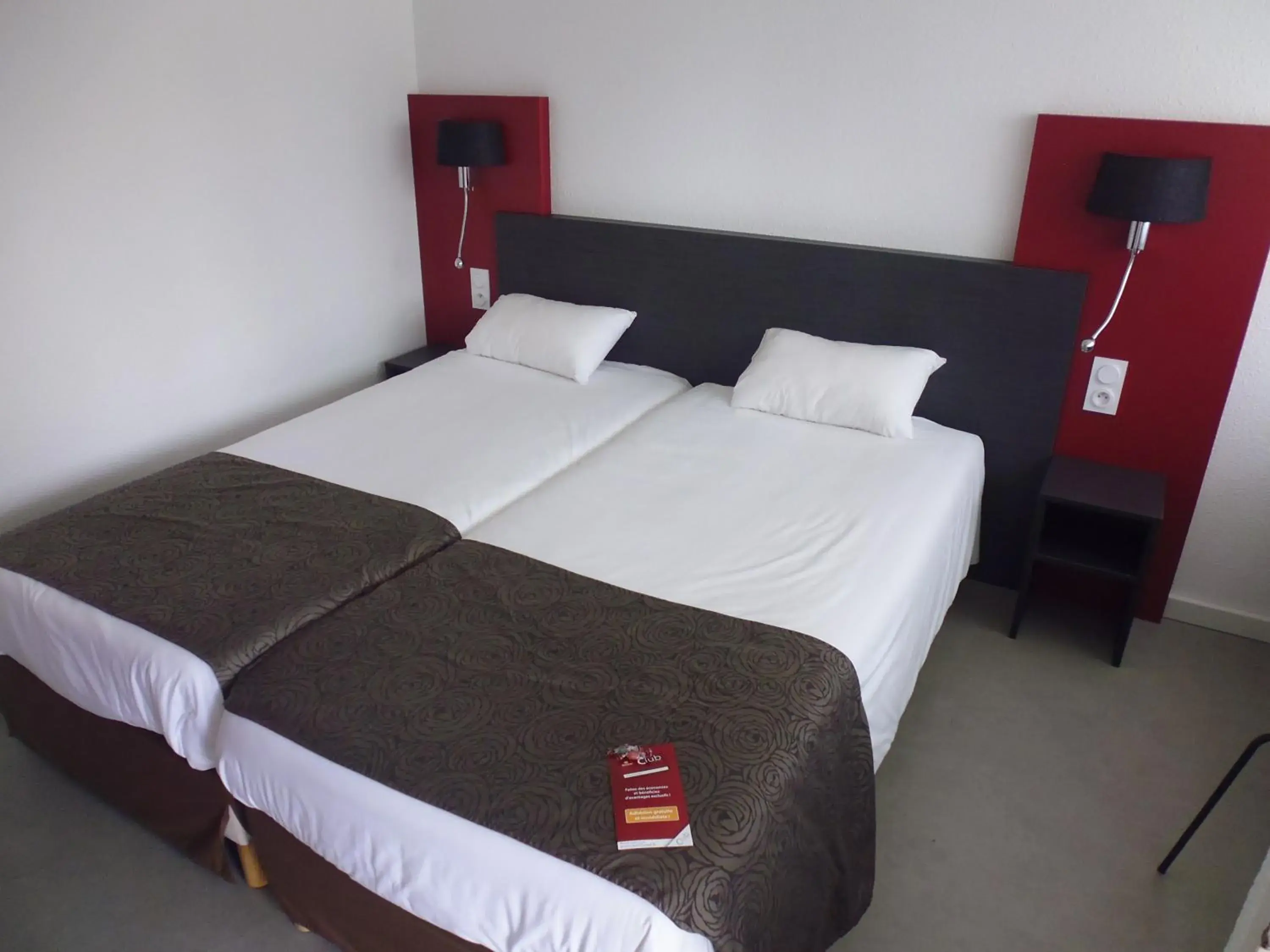 Twin Room in Brit Hotel Mayenne Twin Room in Brit Hotel Mayenne