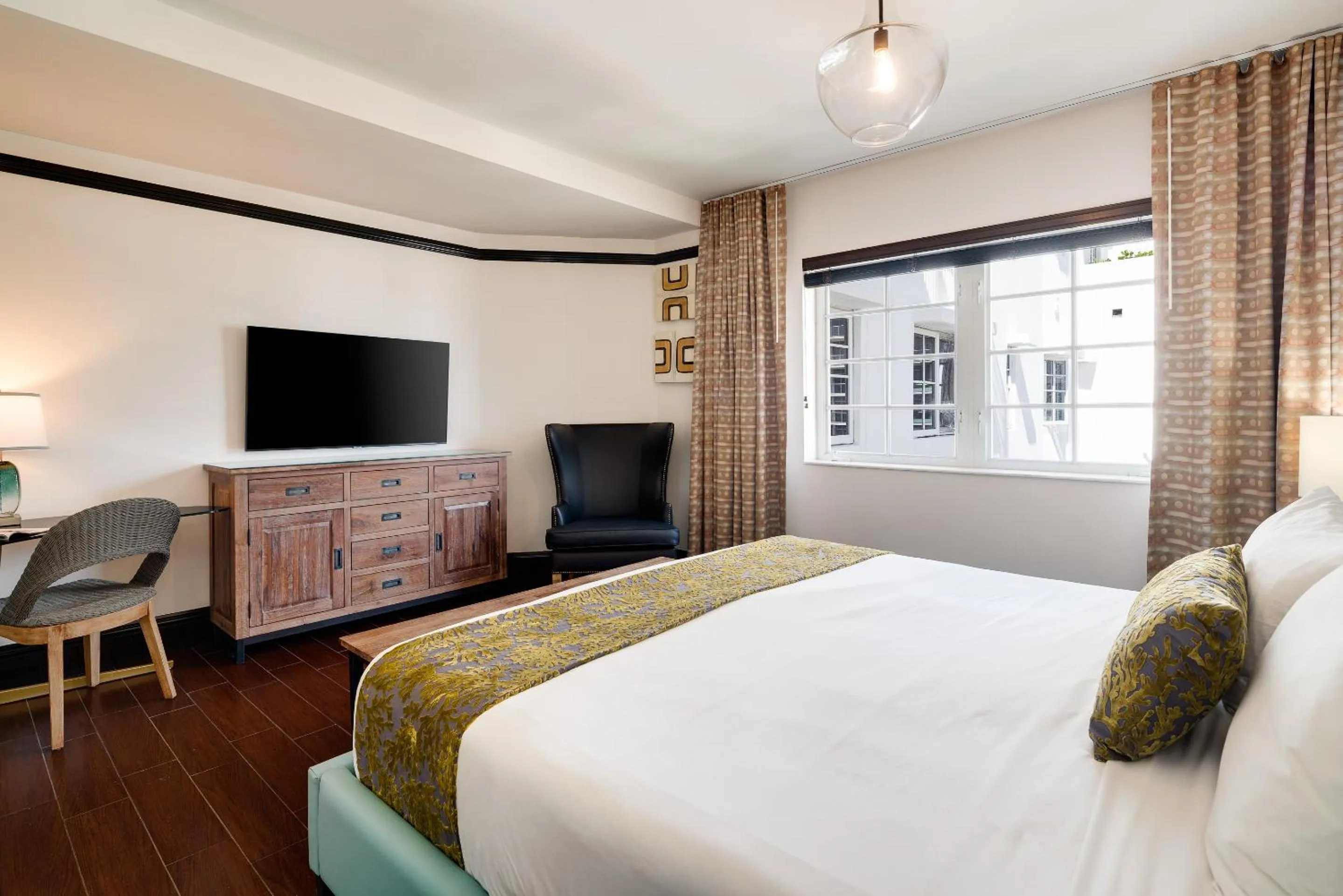 Bed in Hotel Croydon