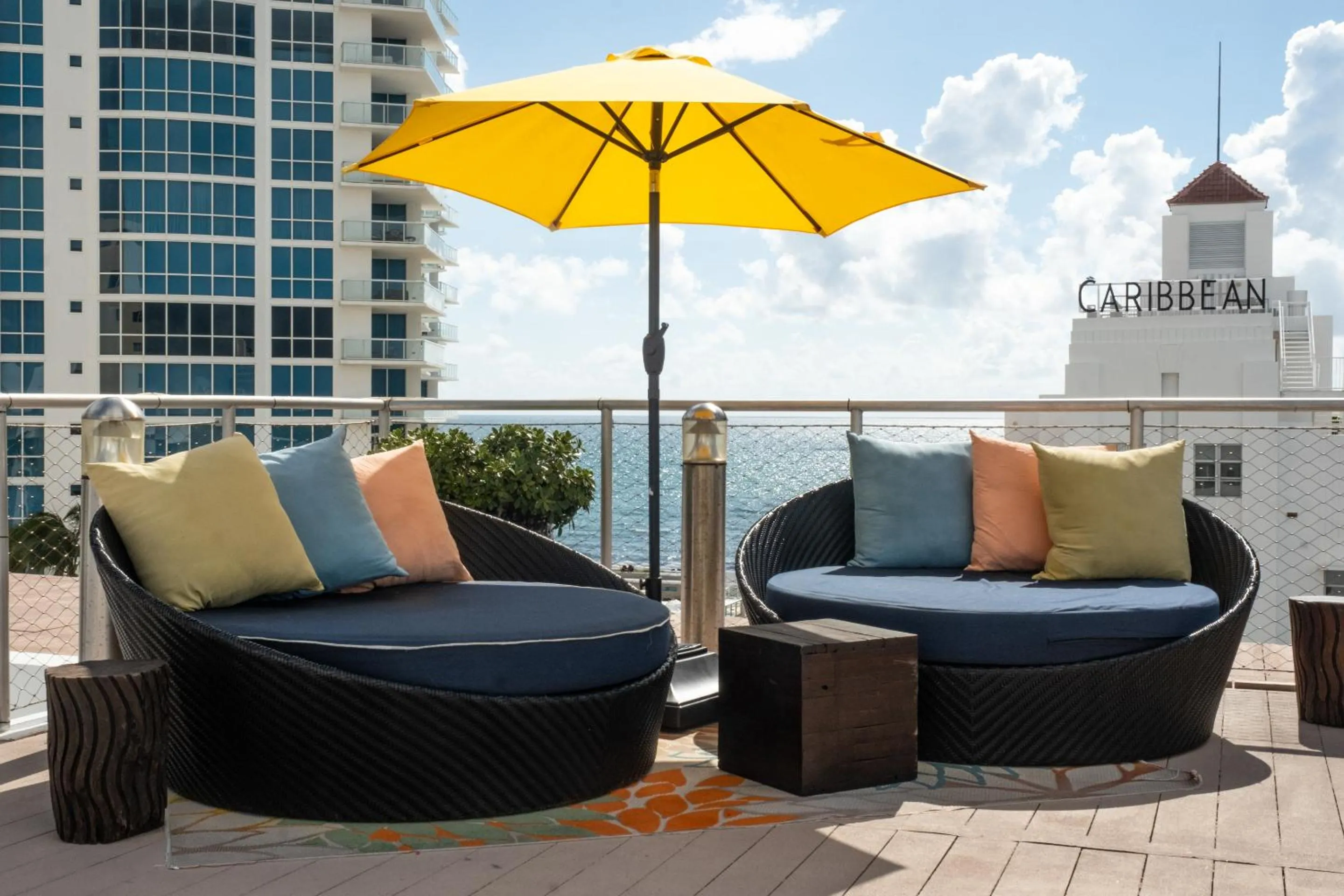 Seating area in Hotel Croydon