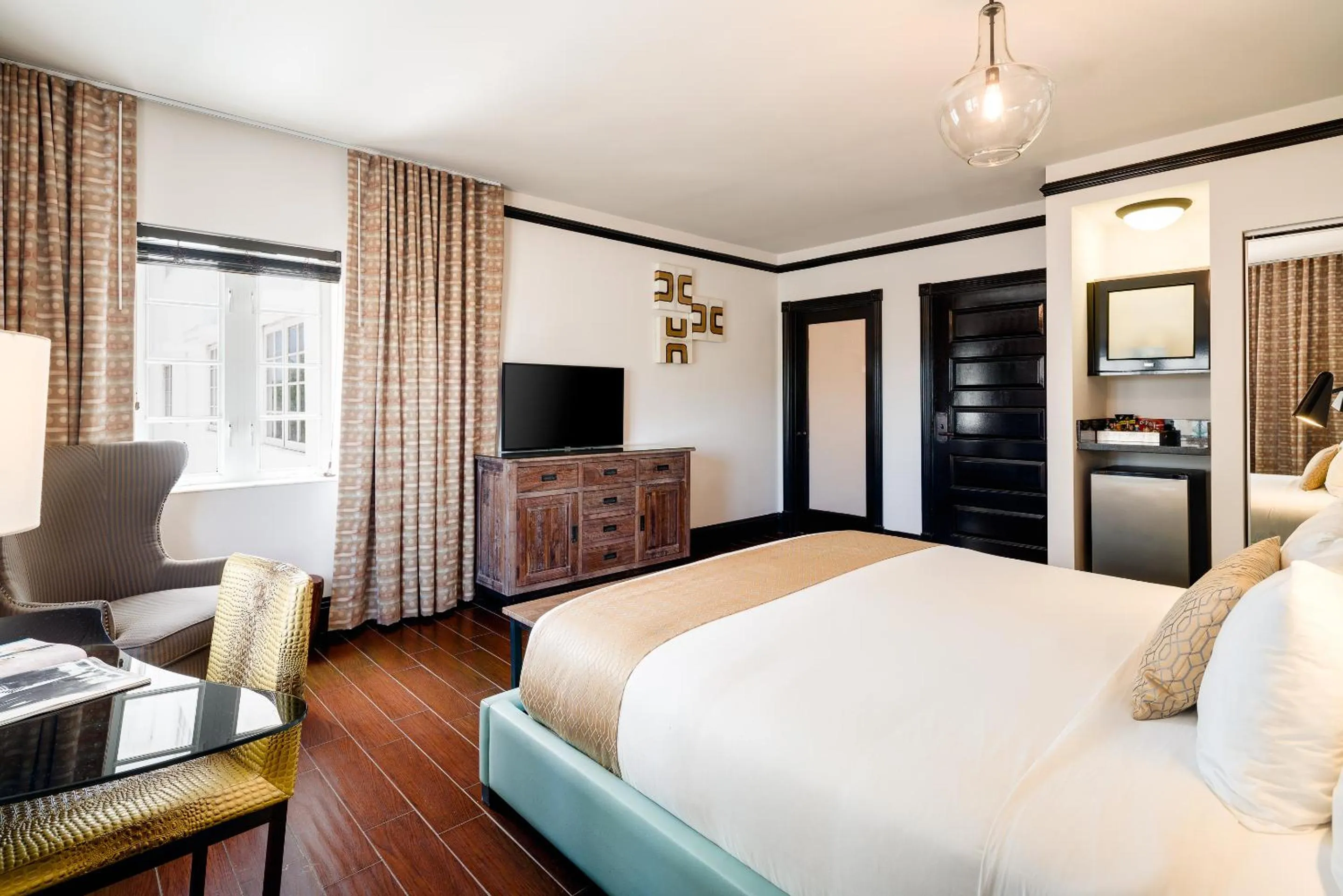 Bed in Hotel Croydon