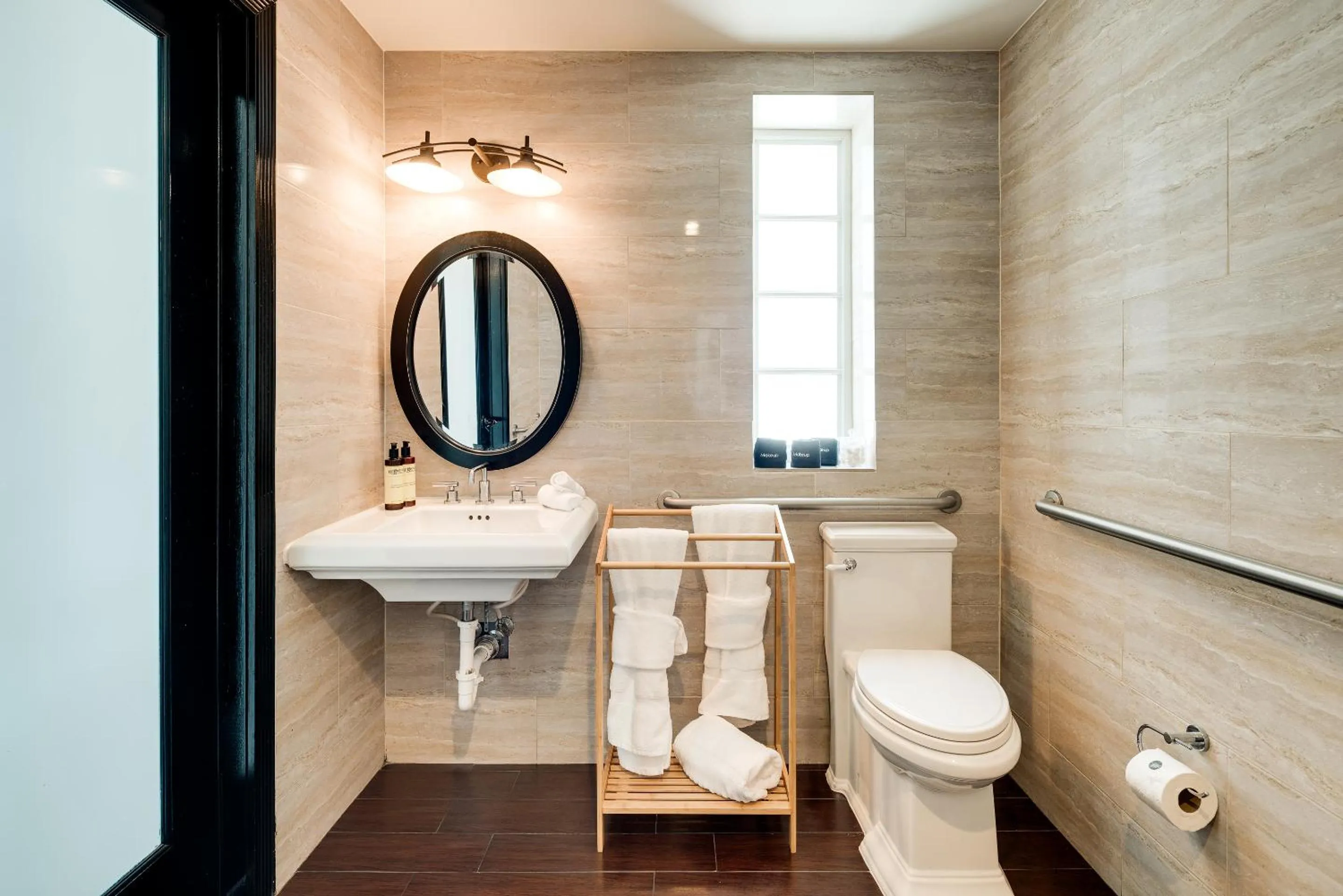 Toilet in Hotel Croydon