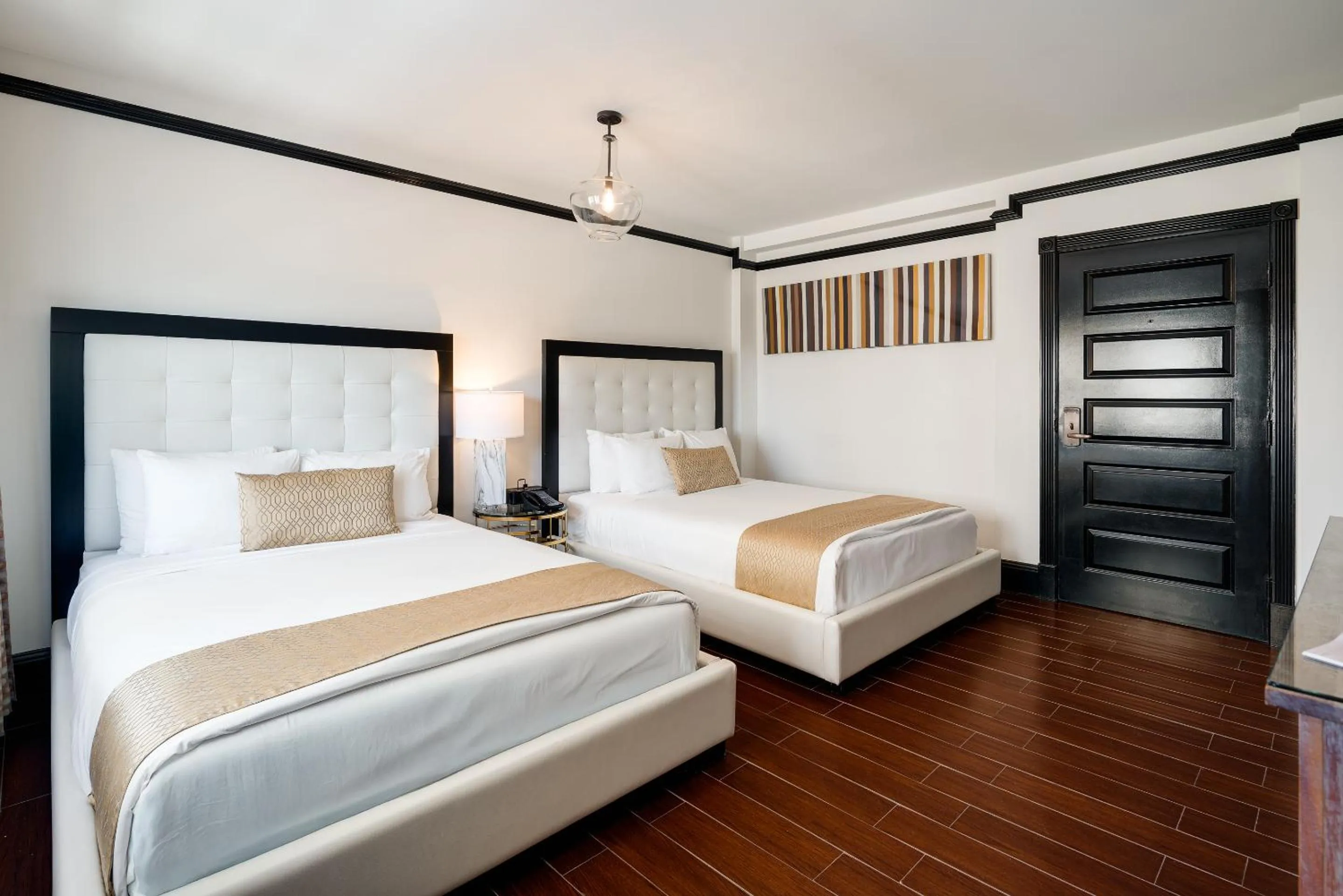 Bed in Hotel Croydon