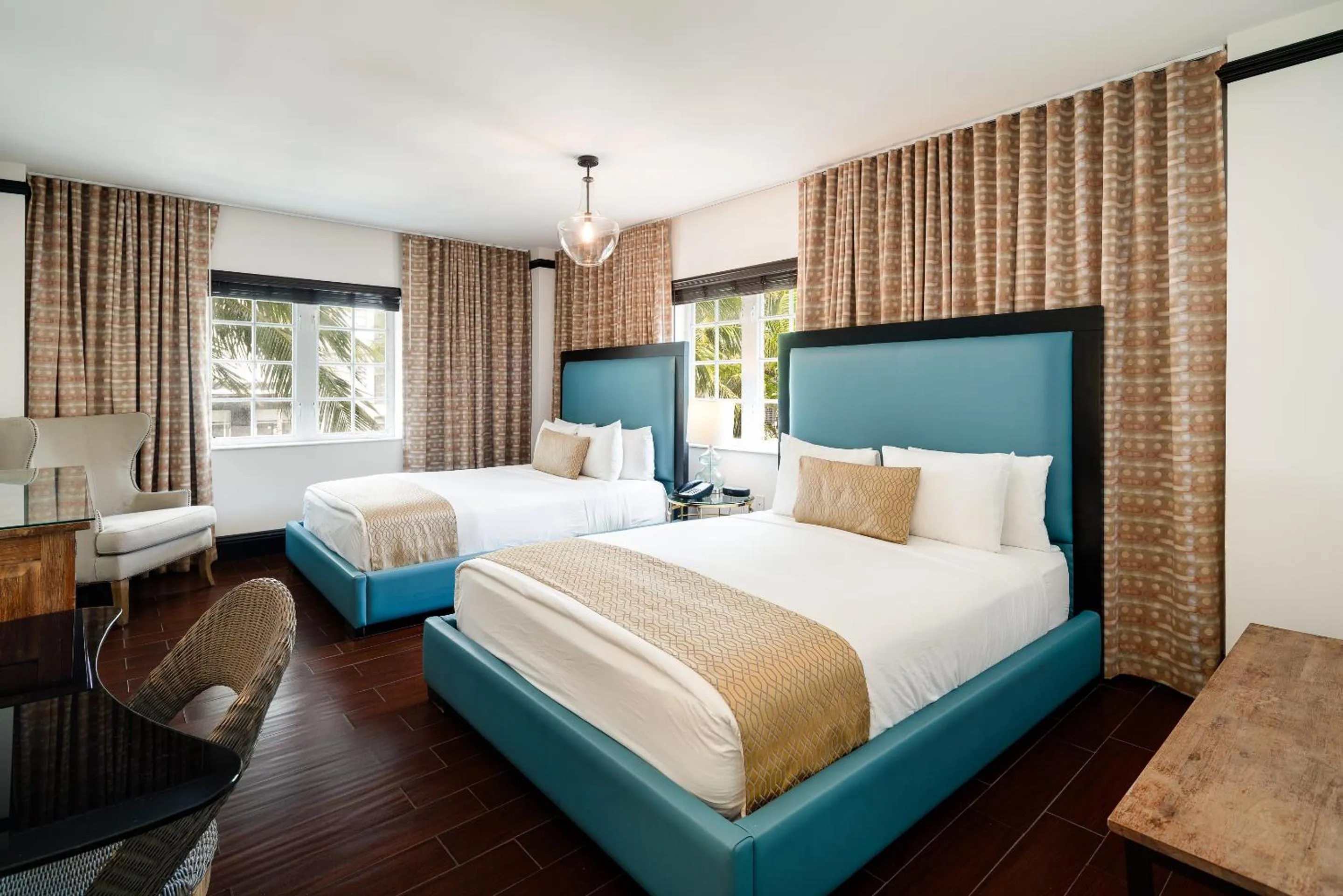 Bed in Hotel Croydon