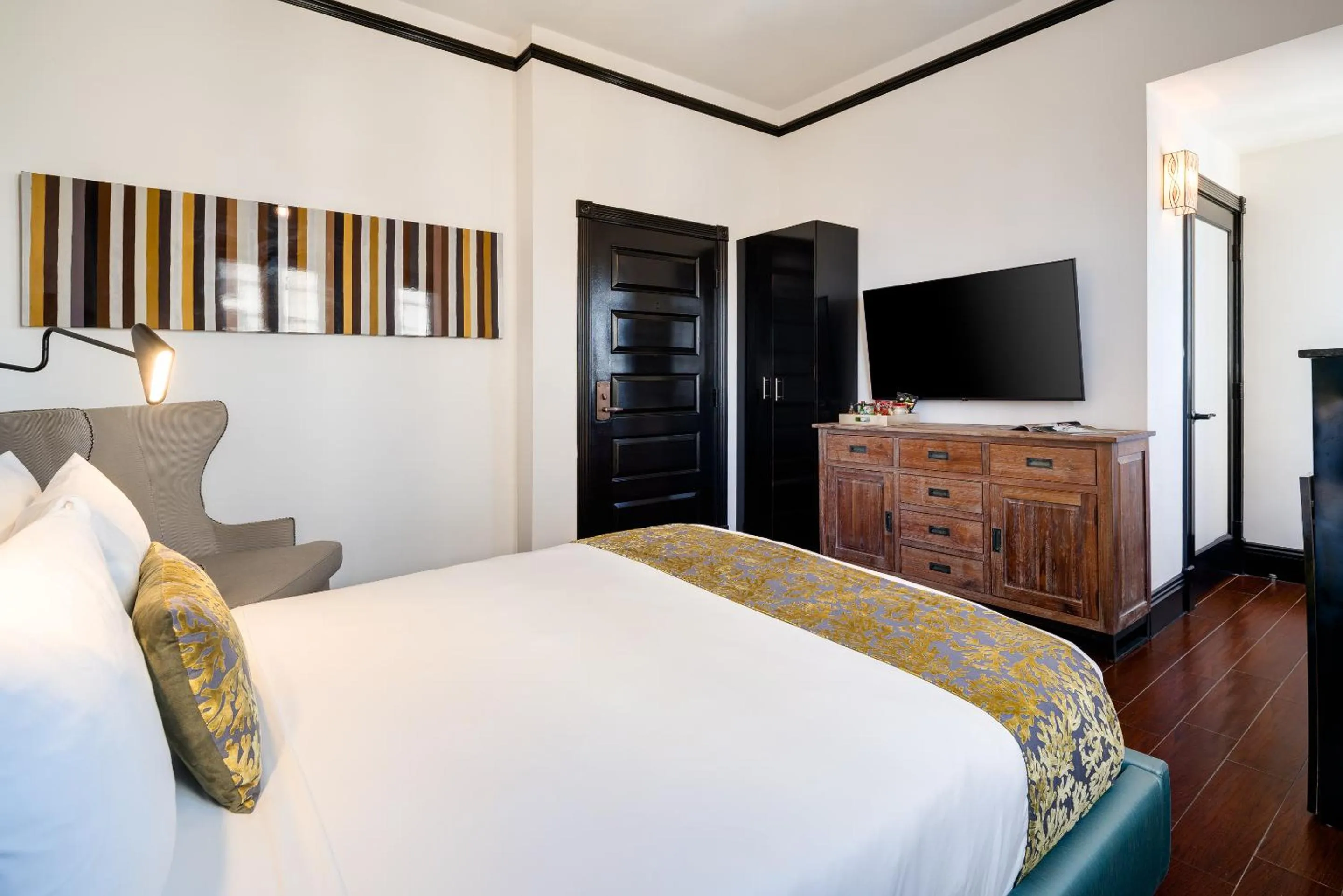 TV and multimedia, Bed in Hotel Croydon