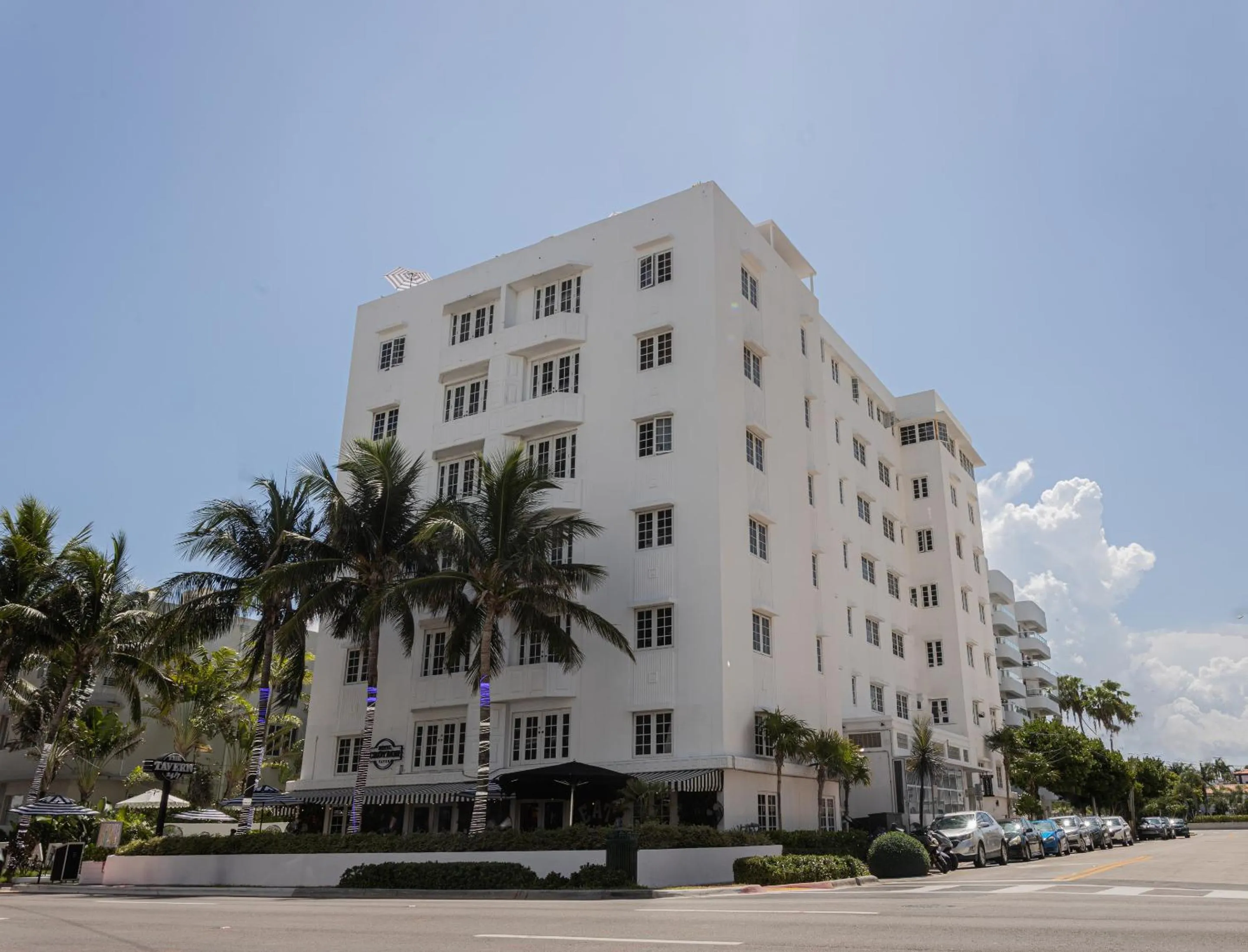 Property building in Hotel Croydon