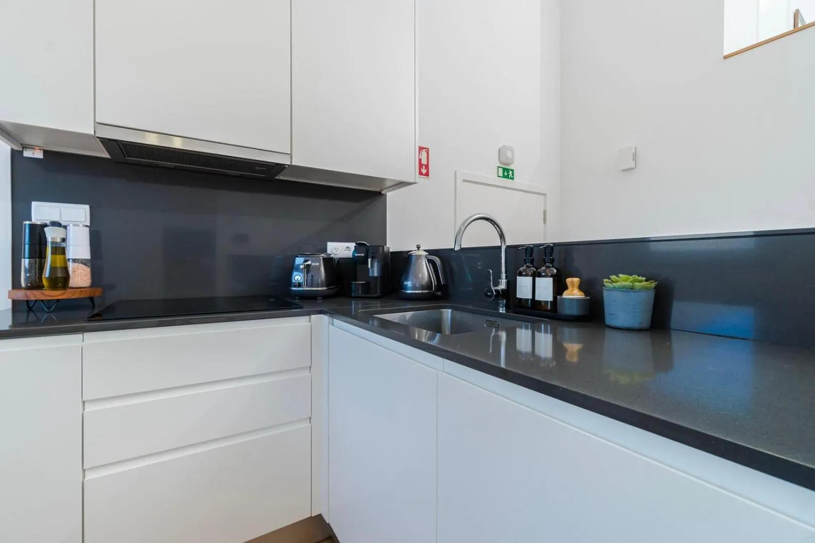 Kitchen or kitchenette in Varanda Azul - Lookout Loft (City Centre)