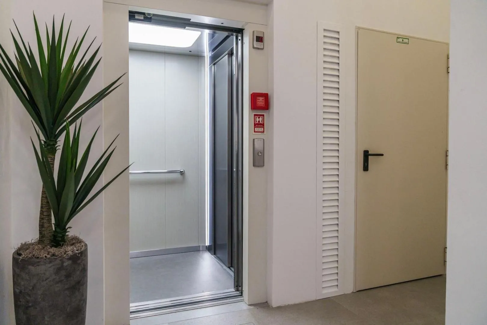 elevator in Varanda Azul - Lookout Loft (City Centre)