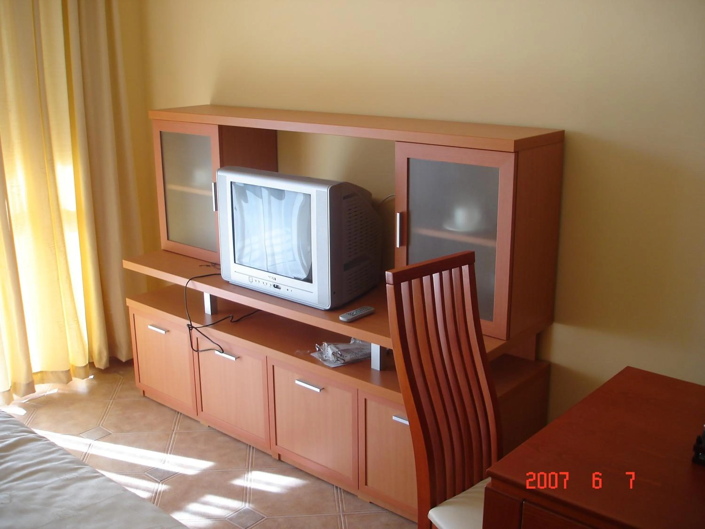TV and multimedia in Apartments in Central Plaza