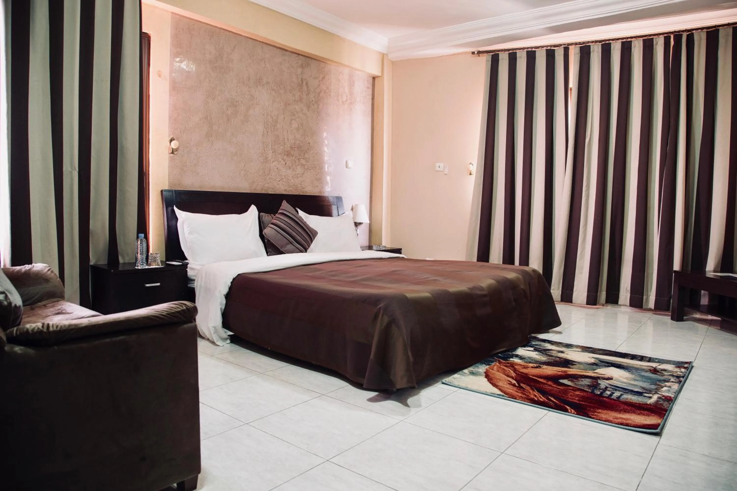 Bedroom, Bed in Hôtel IMAN