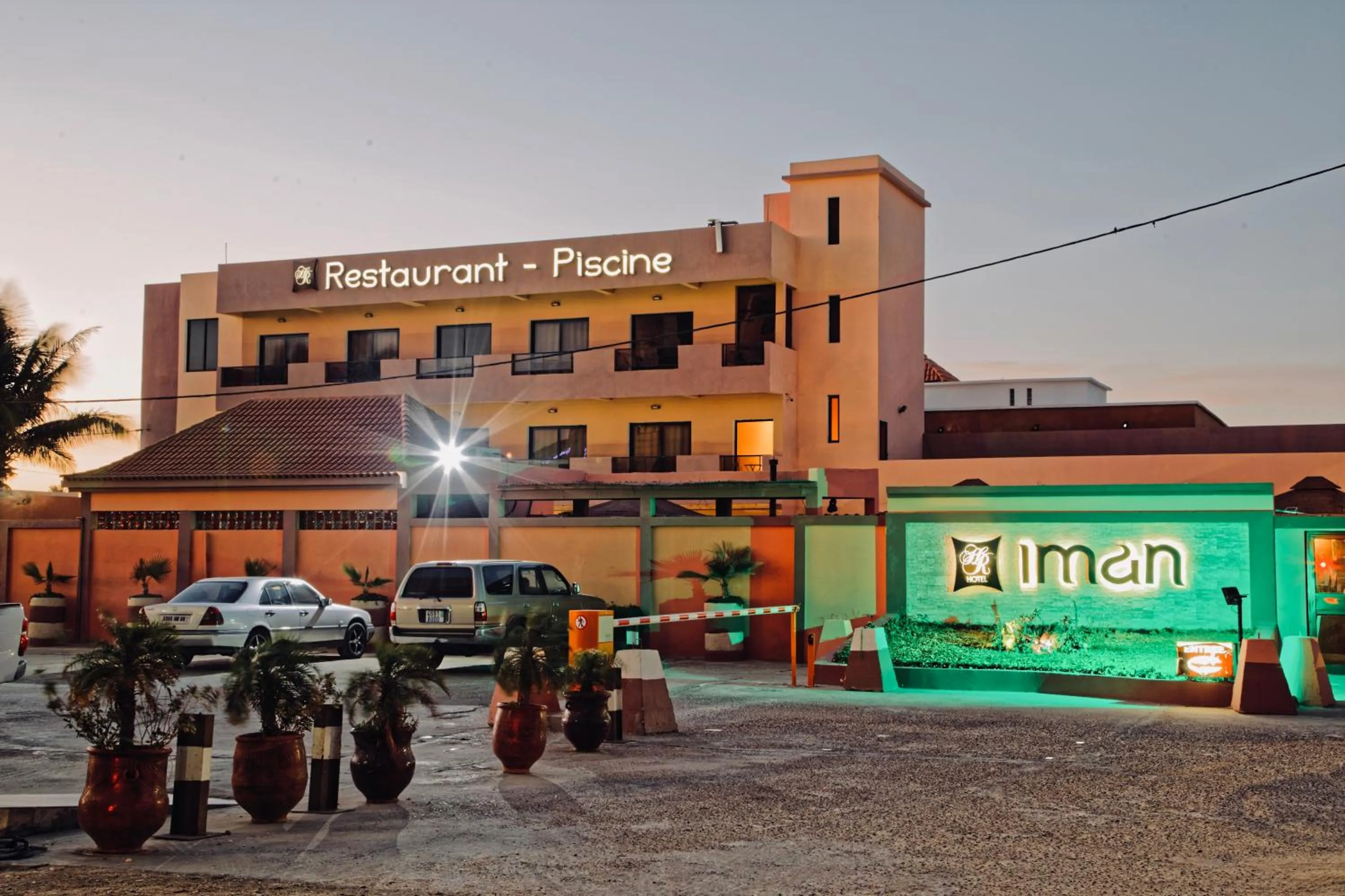 Facade/entrance in Hôtel IMAN