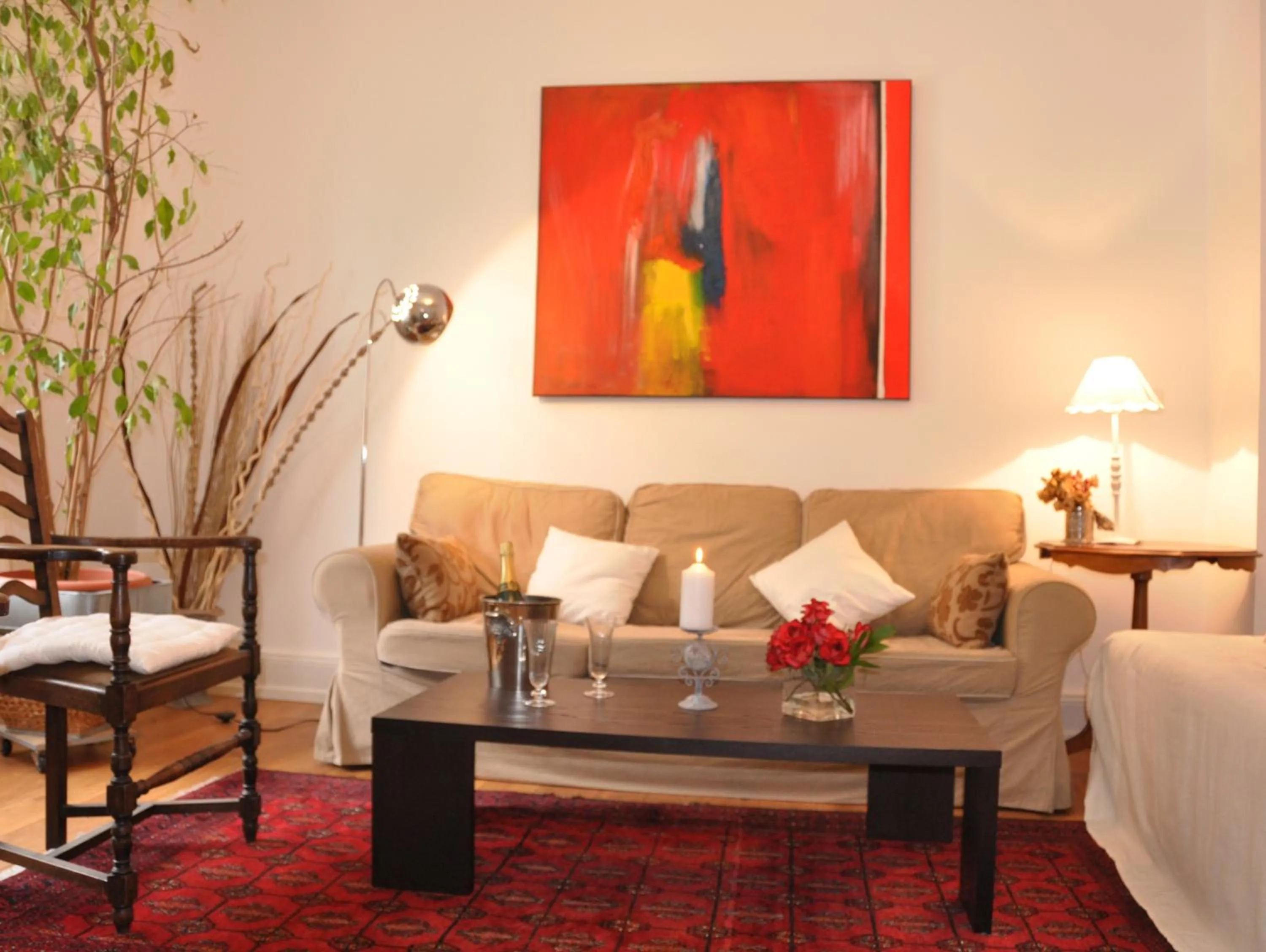 Communal lounge/ TV room in La Maison des Fontaines d'Alsace