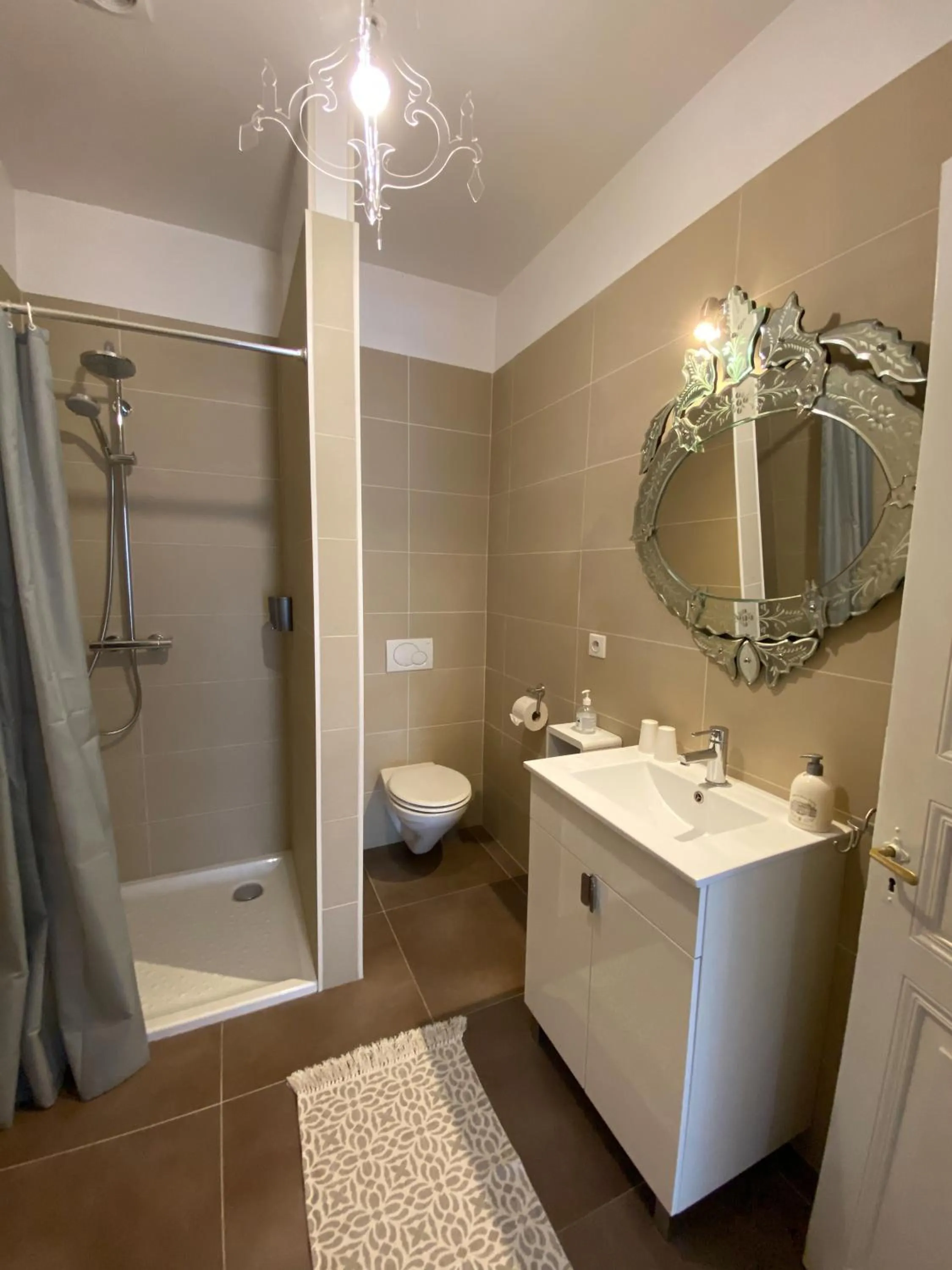 Shower in La Maison des Fontaines d'Alsace