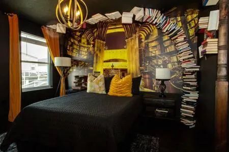Magical Muggle Mansion Pool & Spa Sleeps 23