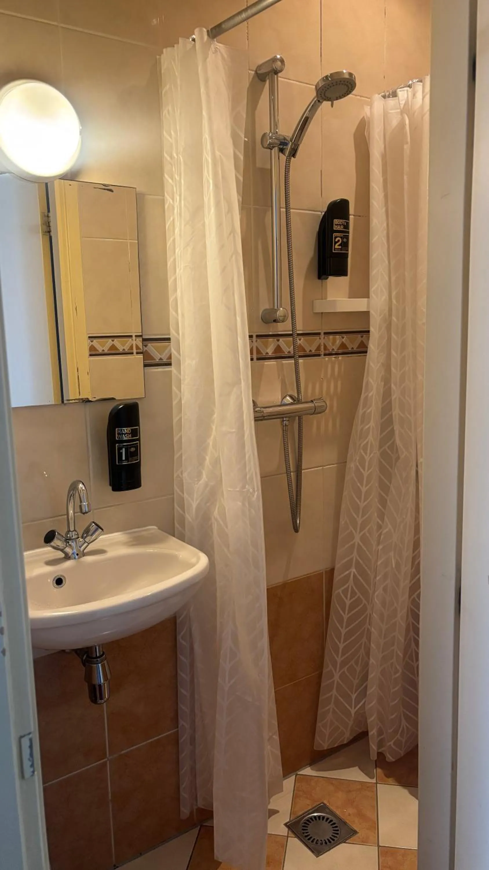 Bathroom in Aadam Wilhelmina Hotel