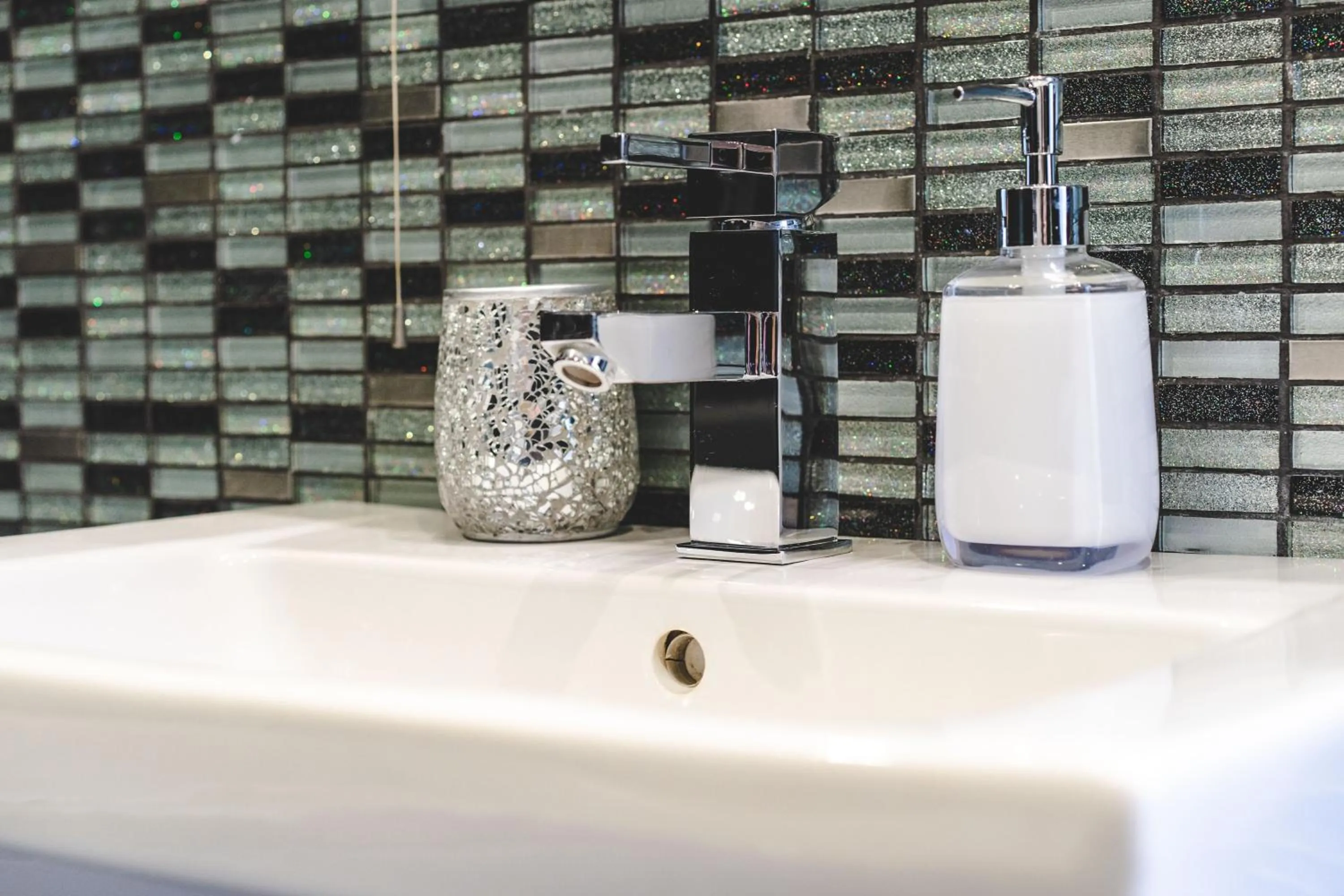 Bathroom in OYO Rayanne House Guest Accommodation