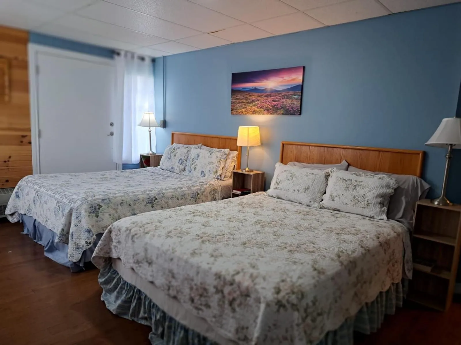 Bed in Windspire Inn