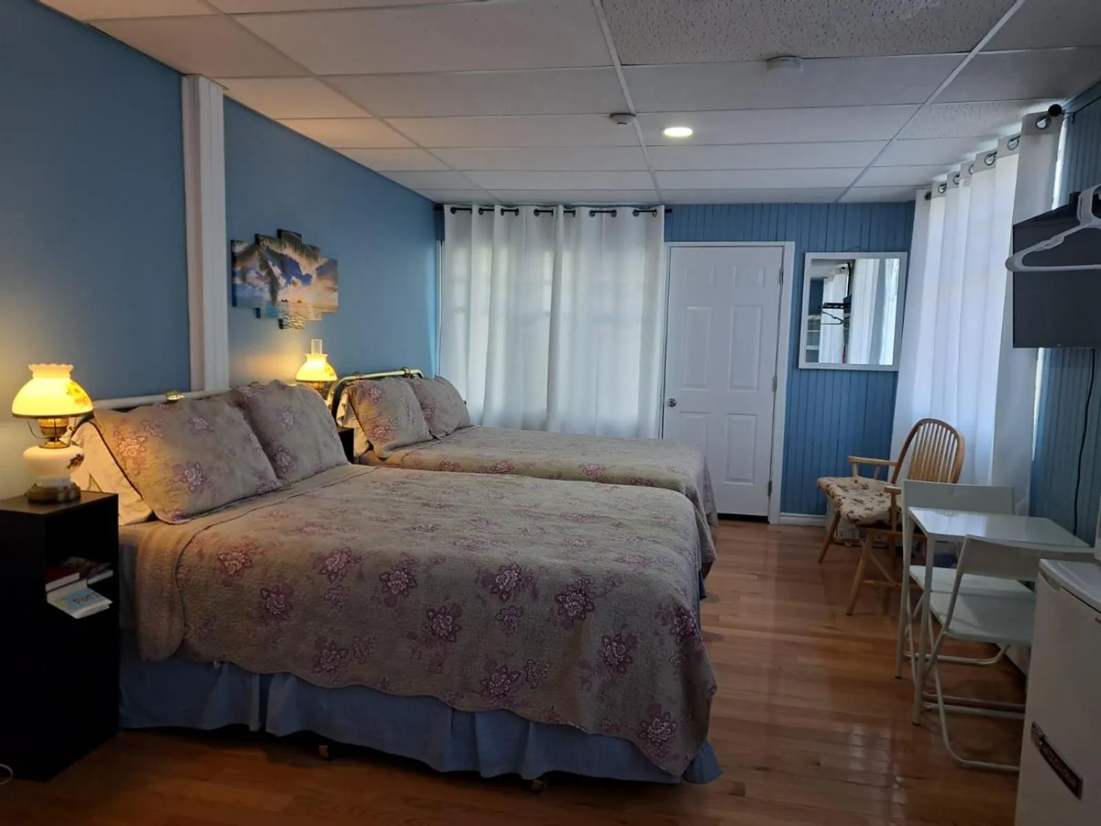 Bed in Windspire Inn