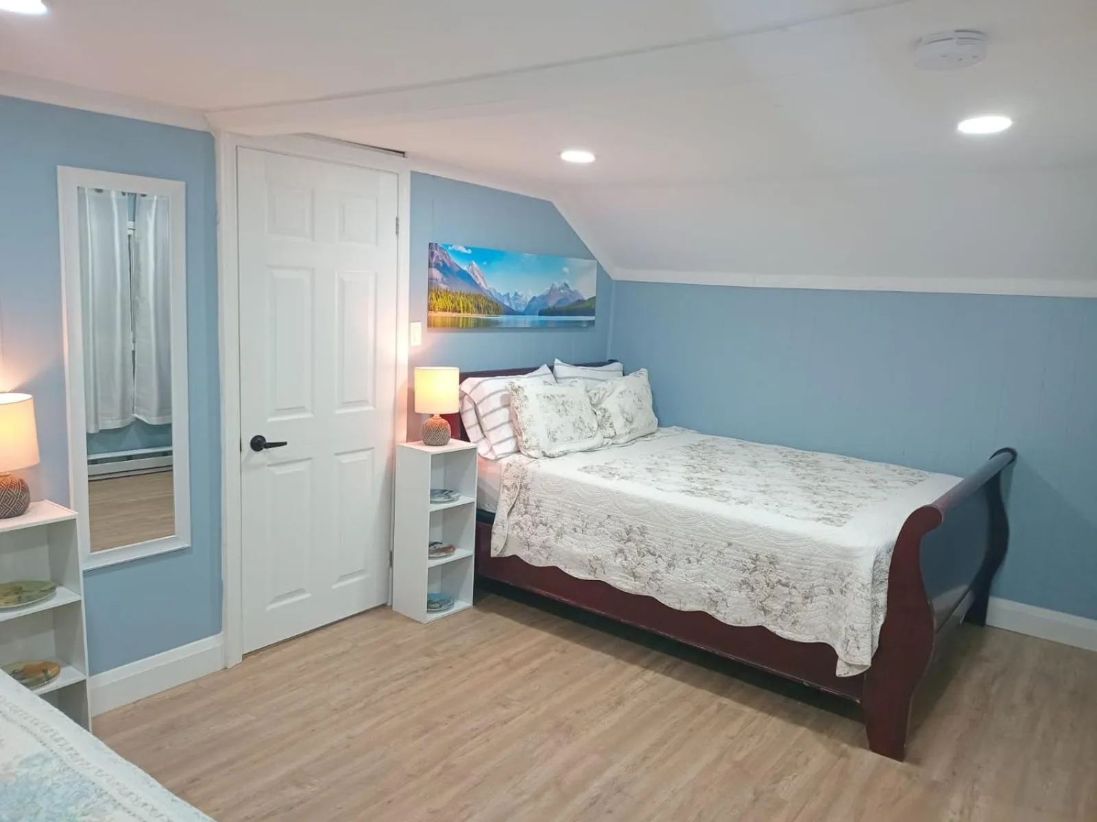 Bed in Windspire Inn