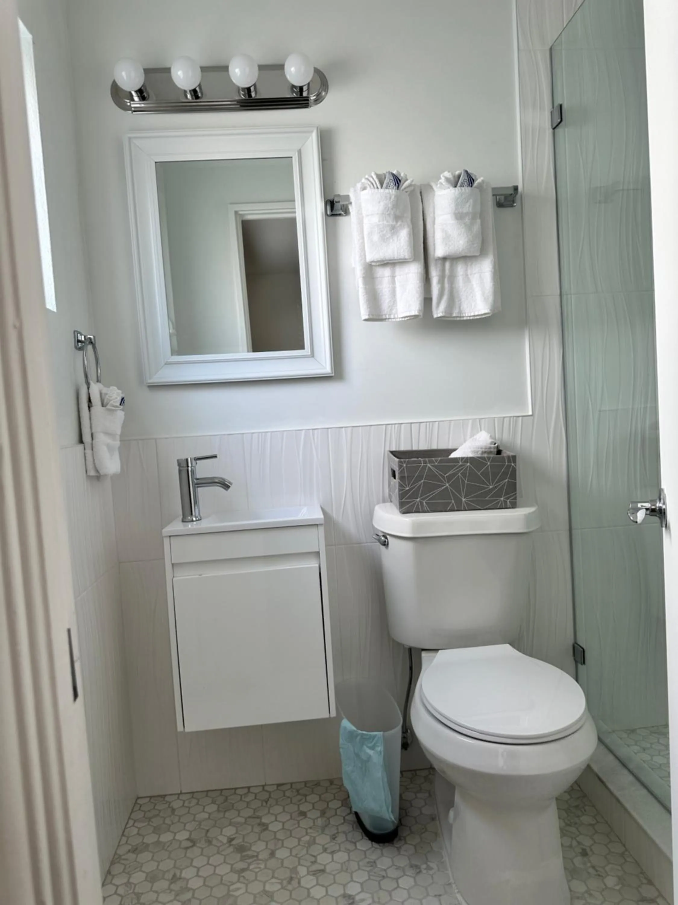 Bathroom in EBBTIDE INN