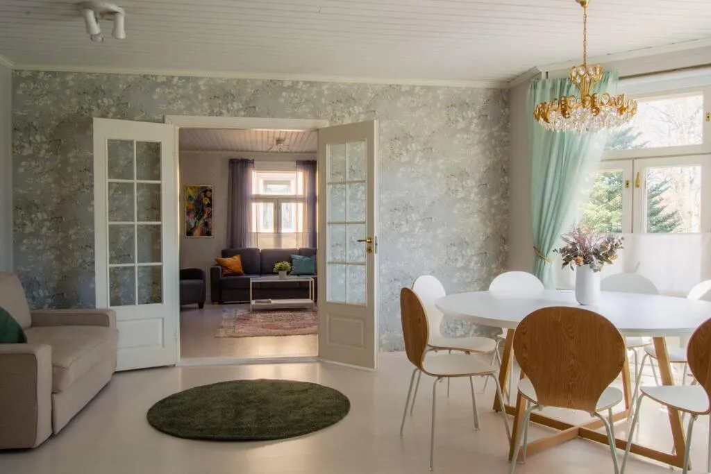 Villa Moisio - puutaloidylliä Salon keskustassa