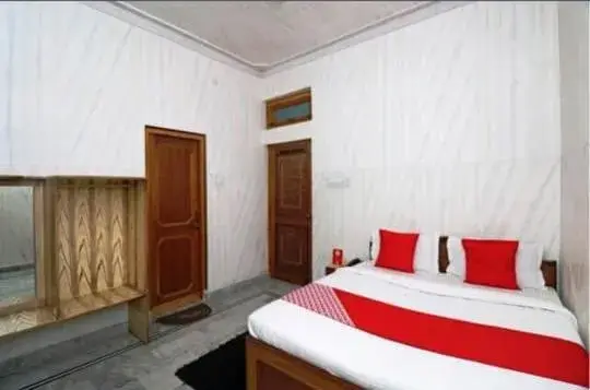 Bed in Geetanjali Resort Bed in Geetanjali Resort