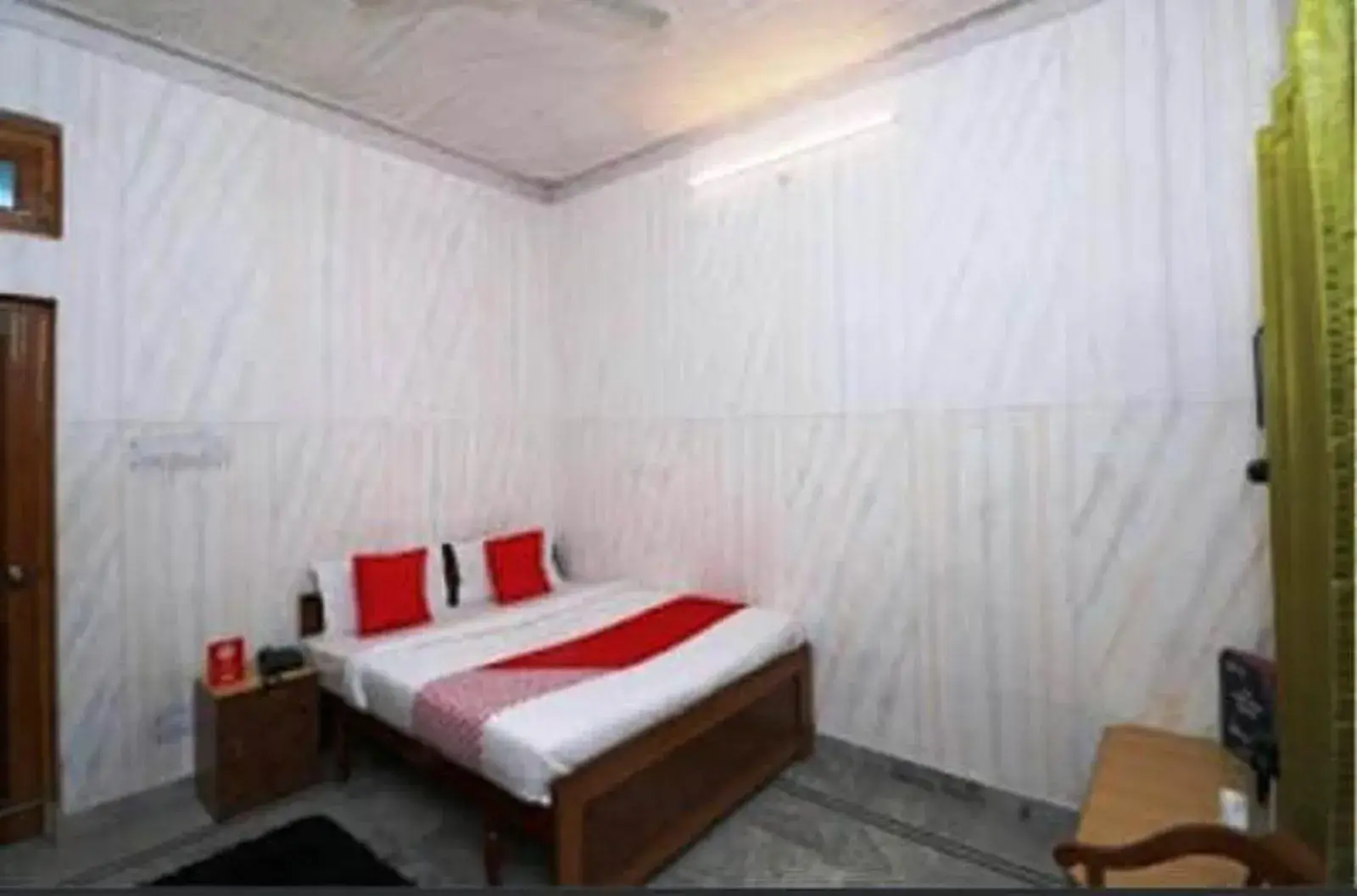 Bed in Geetanjali Resort Bed in Geetanjali Resort