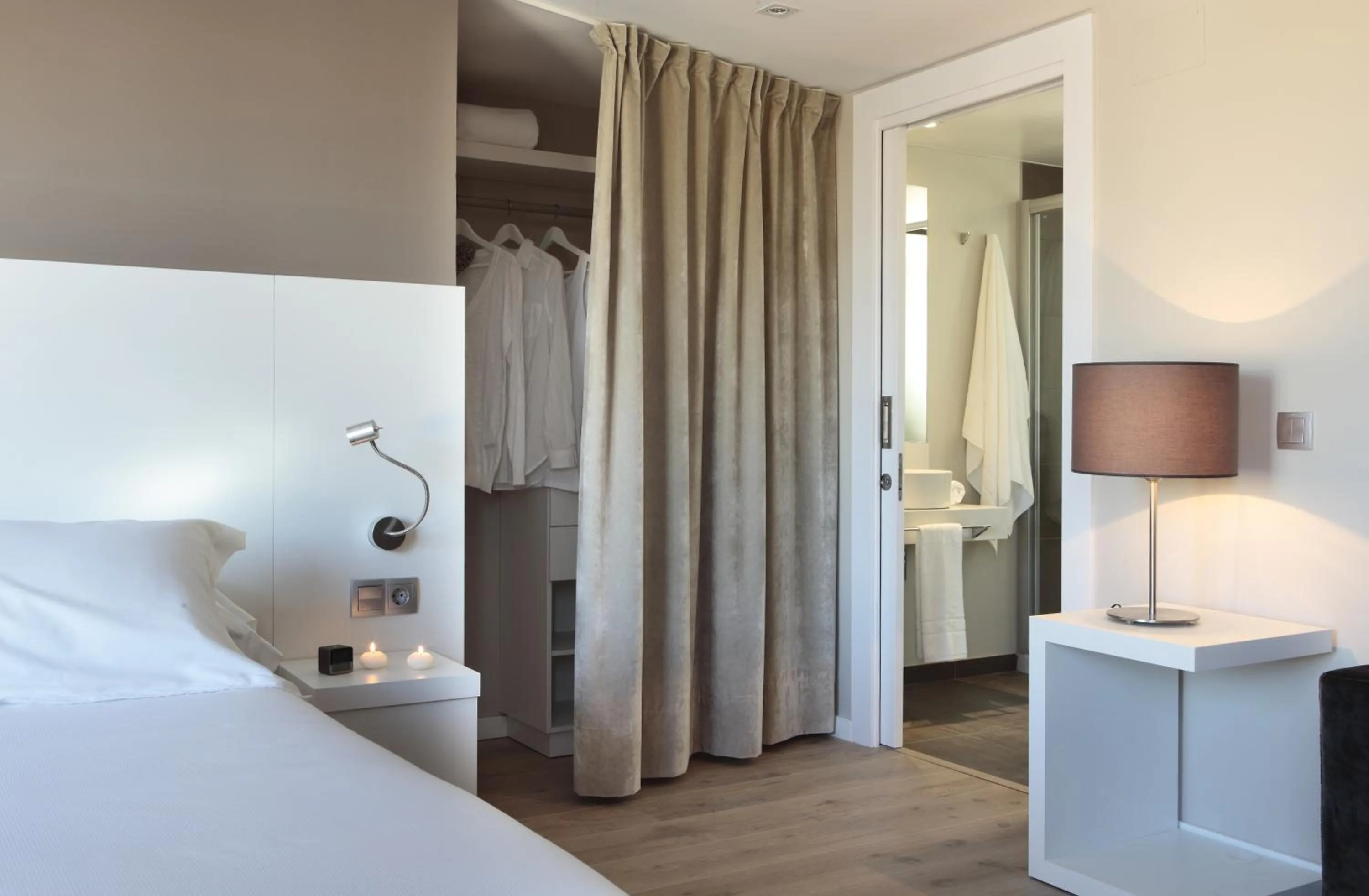 Decorative detail, Bed in Rambla 102