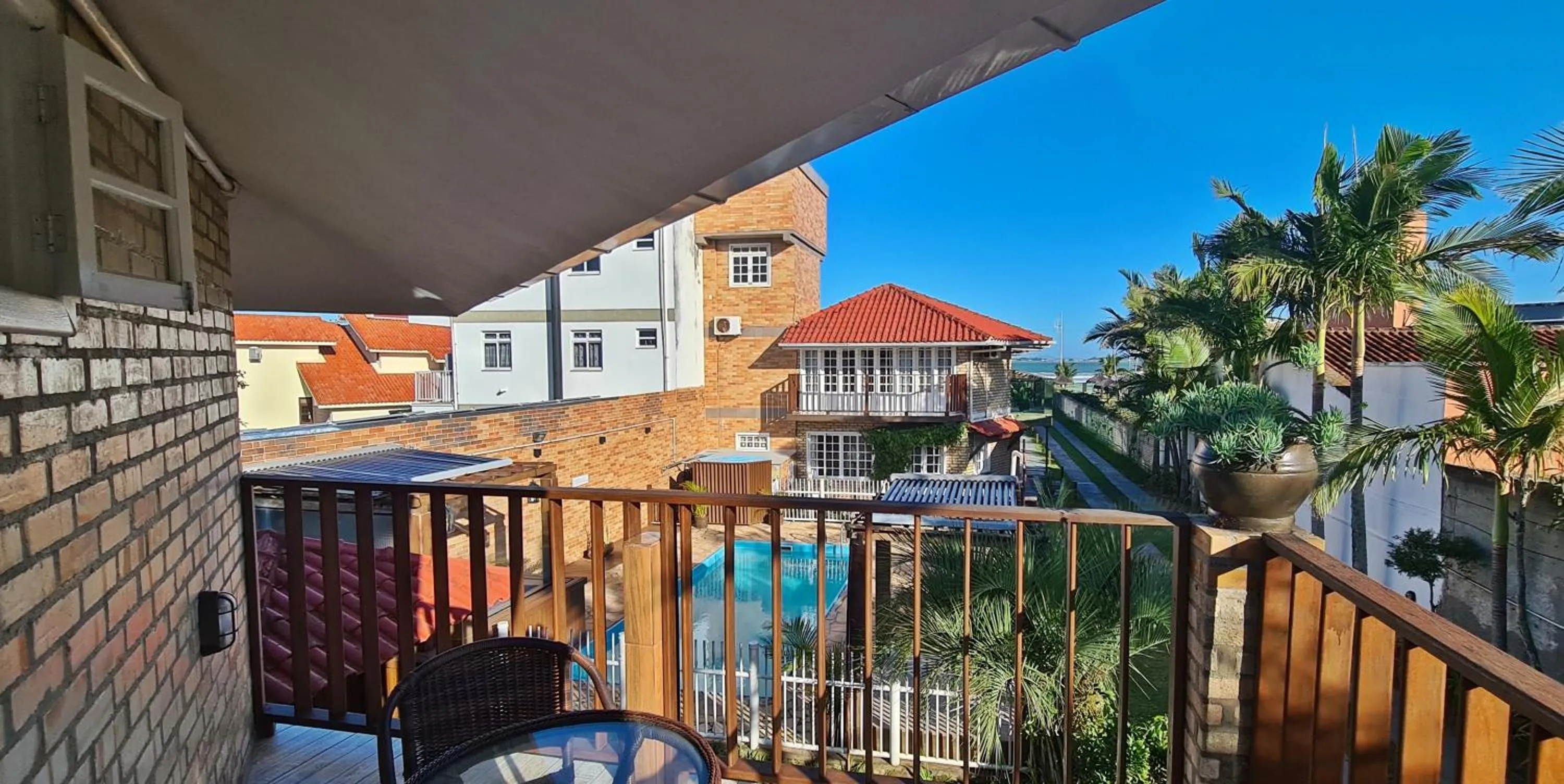 Two-Bedroom Apartment with Pool View in Pousada Recanto Edênico - à beira mar da Praia Ponta do Papagaio, Palhoça SC