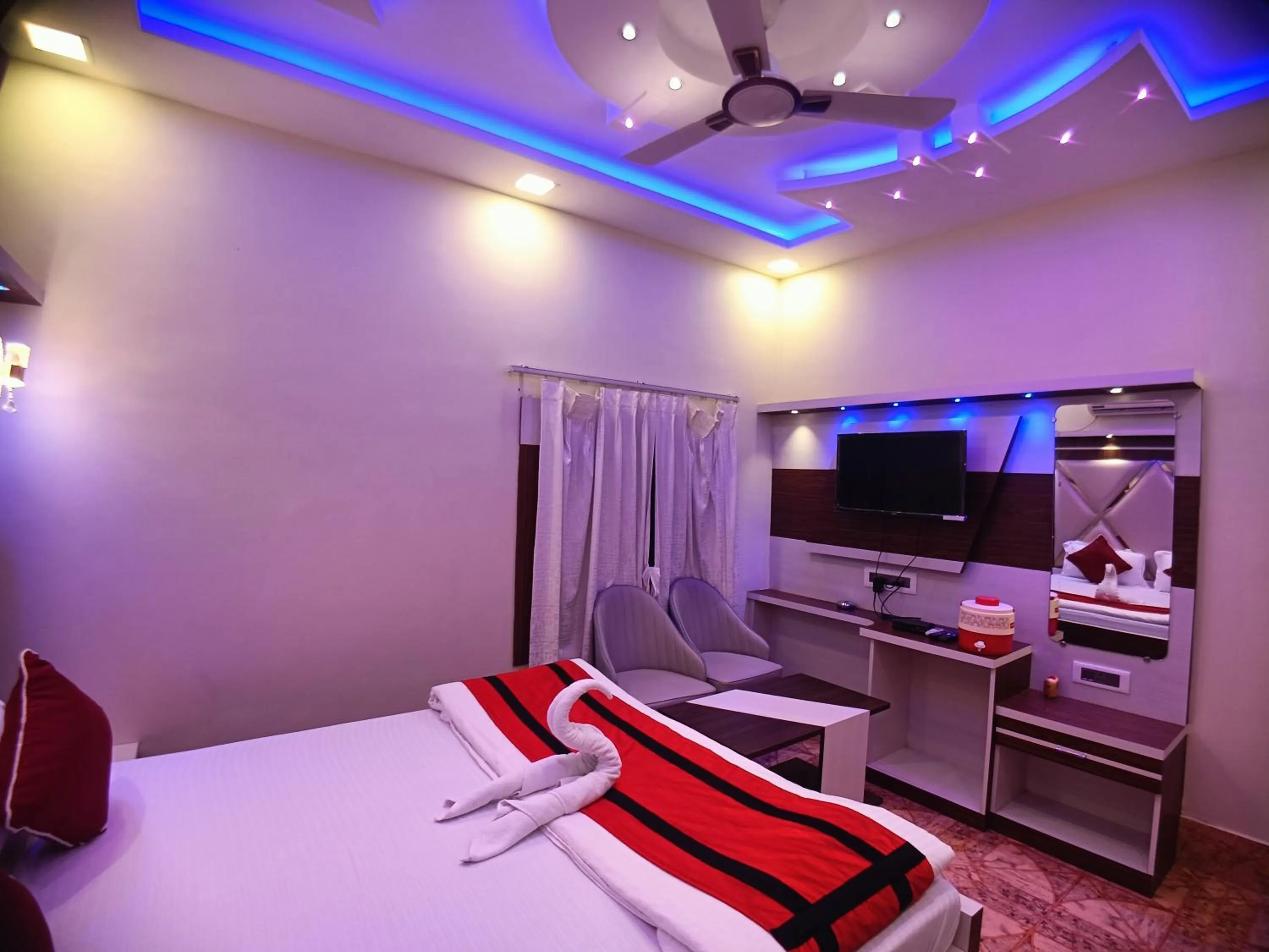 Bed in Shinjini Resort