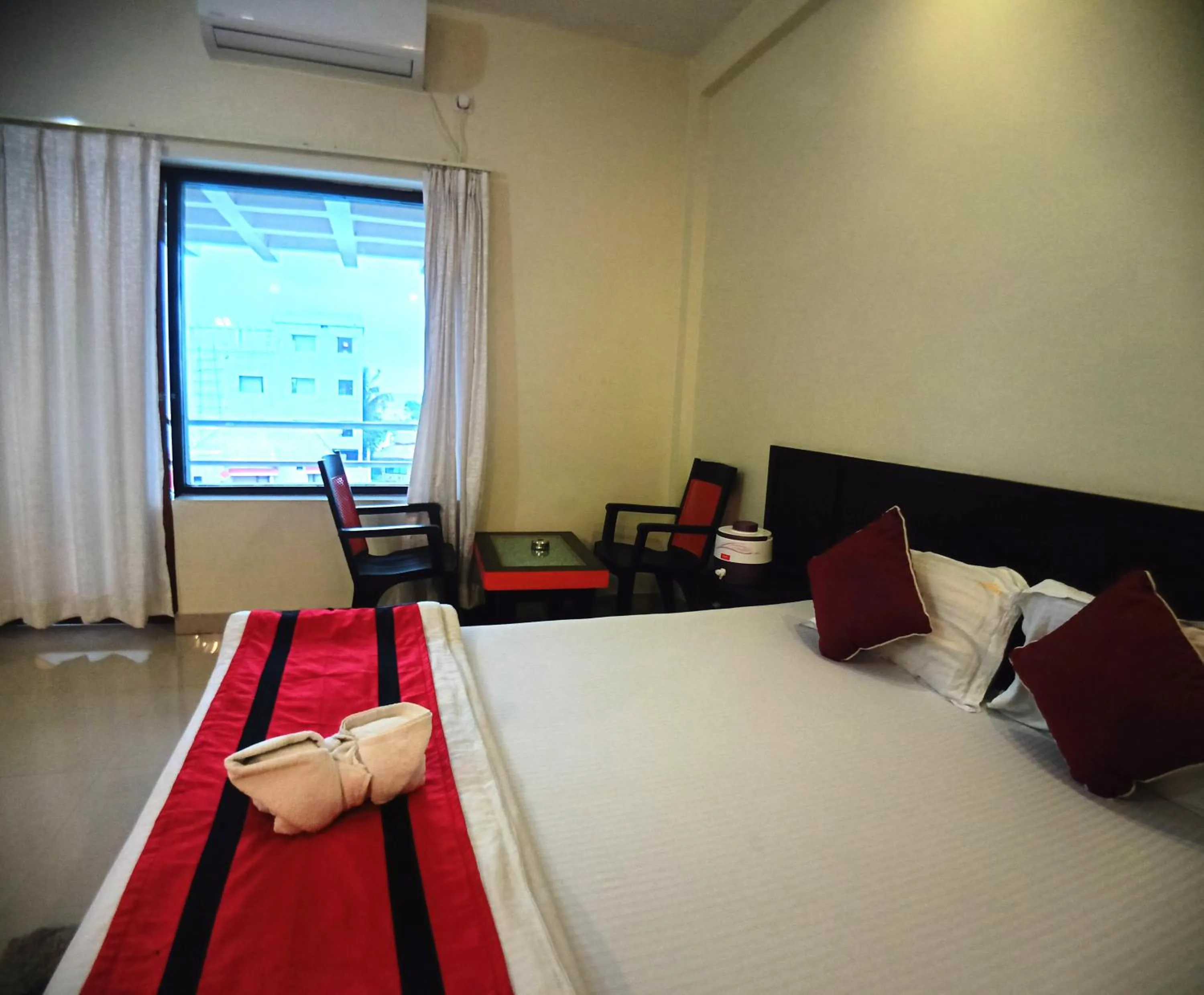 Bed in Shinjini Resort