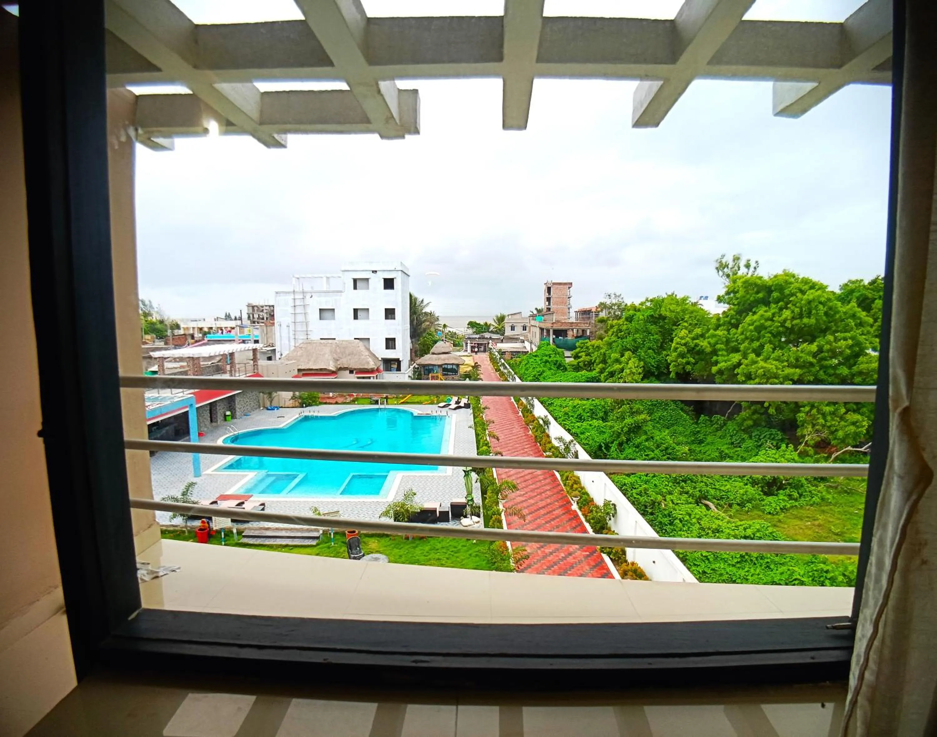 Day in Shinjini Resort