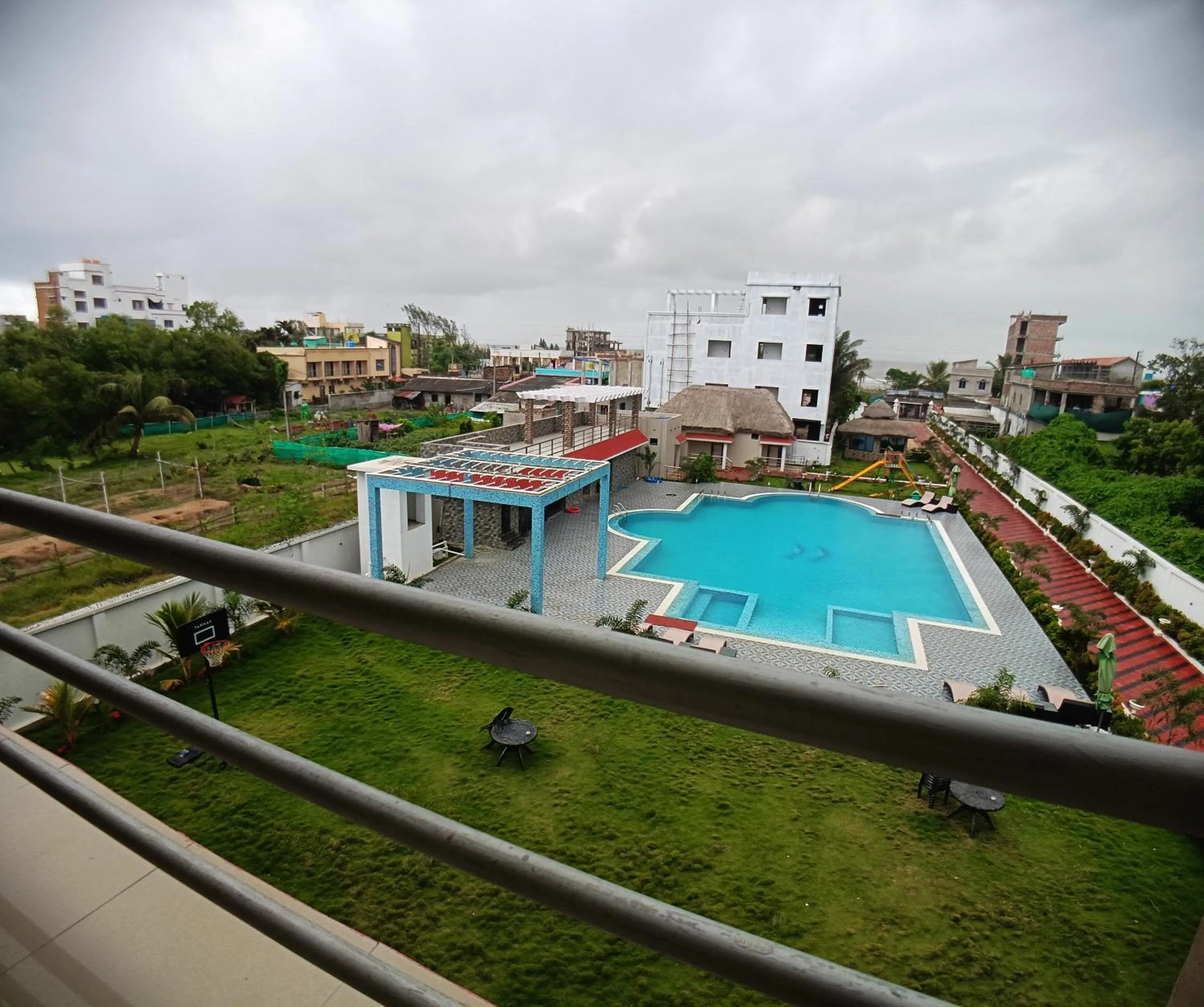 Day in Shinjini Resort