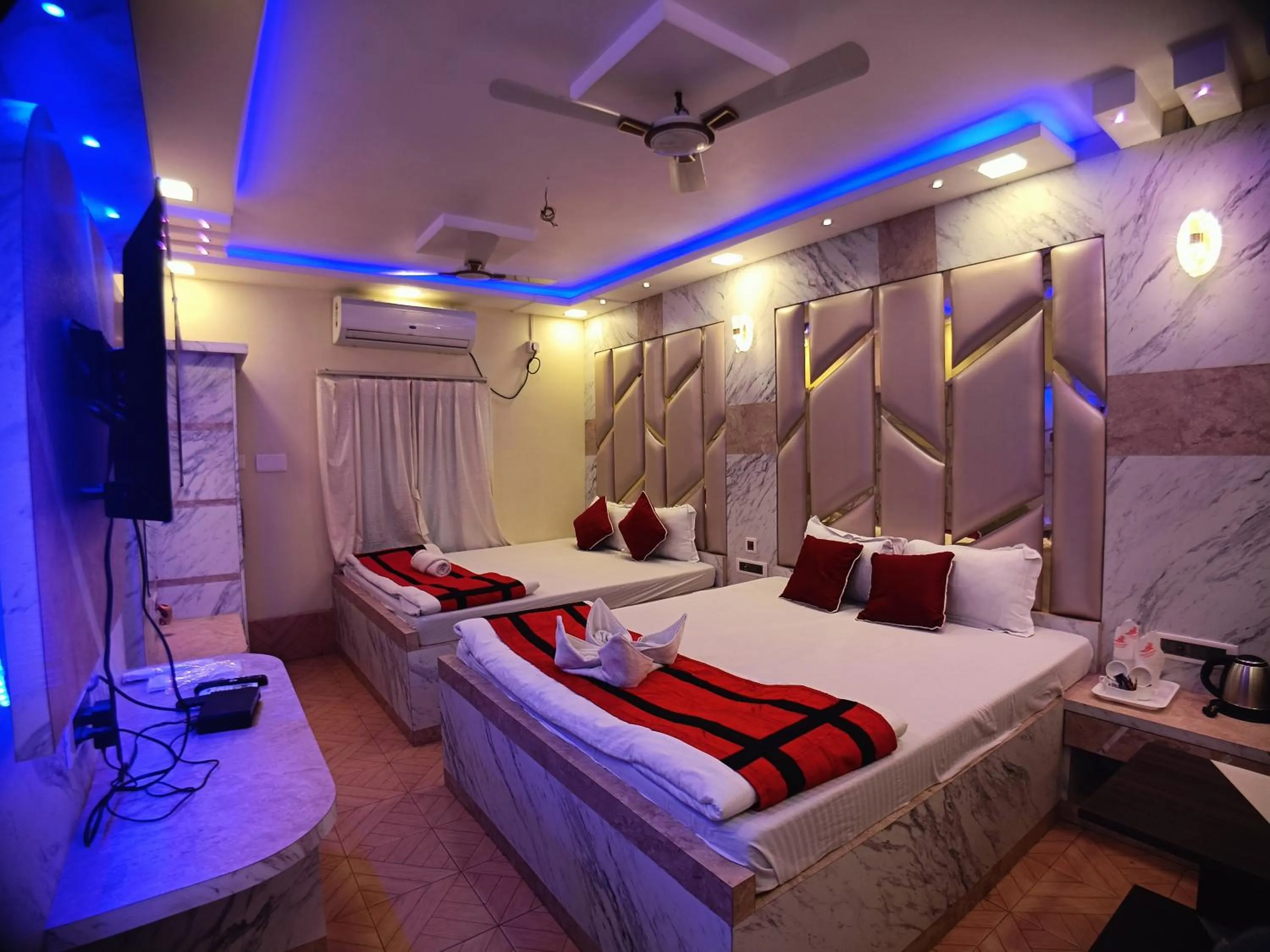 Bed in Shinjini Resort