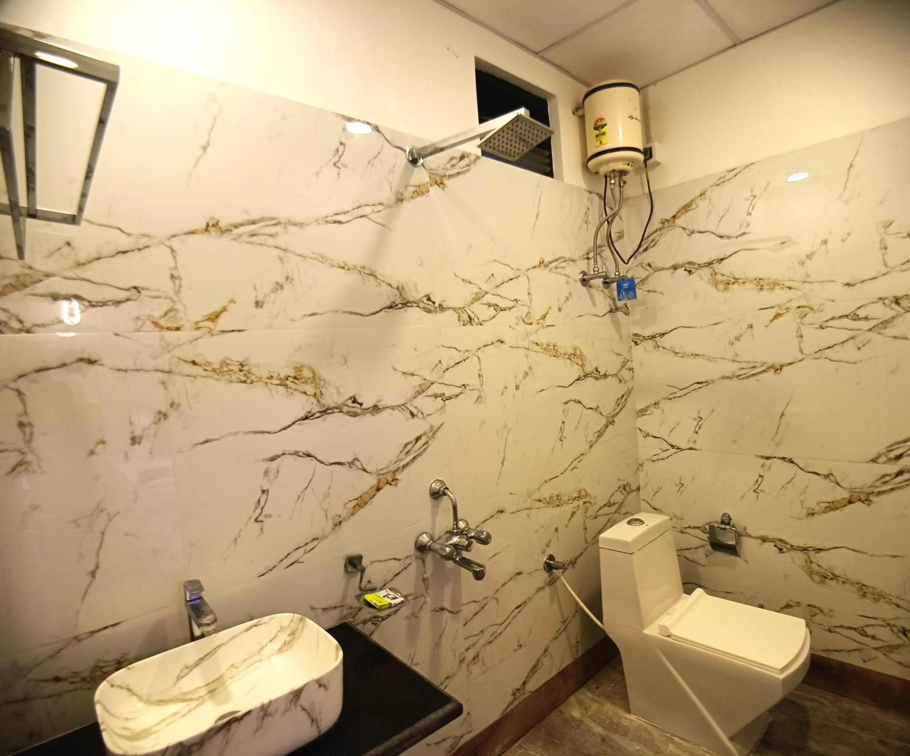 Shower in Shinjini Resort