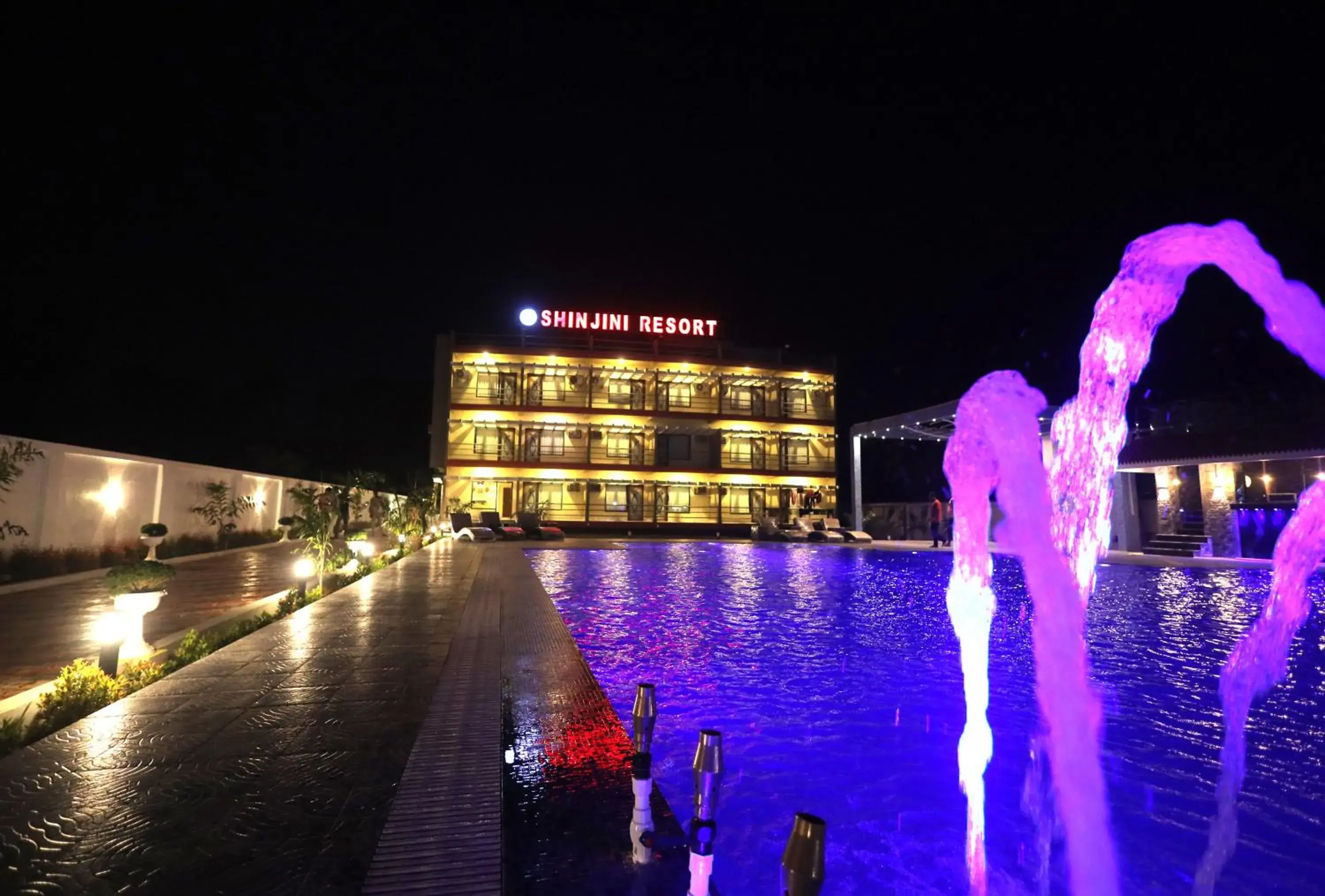 Swimming pool in Shinjini Resort Swimming pool in Shinjini Resort