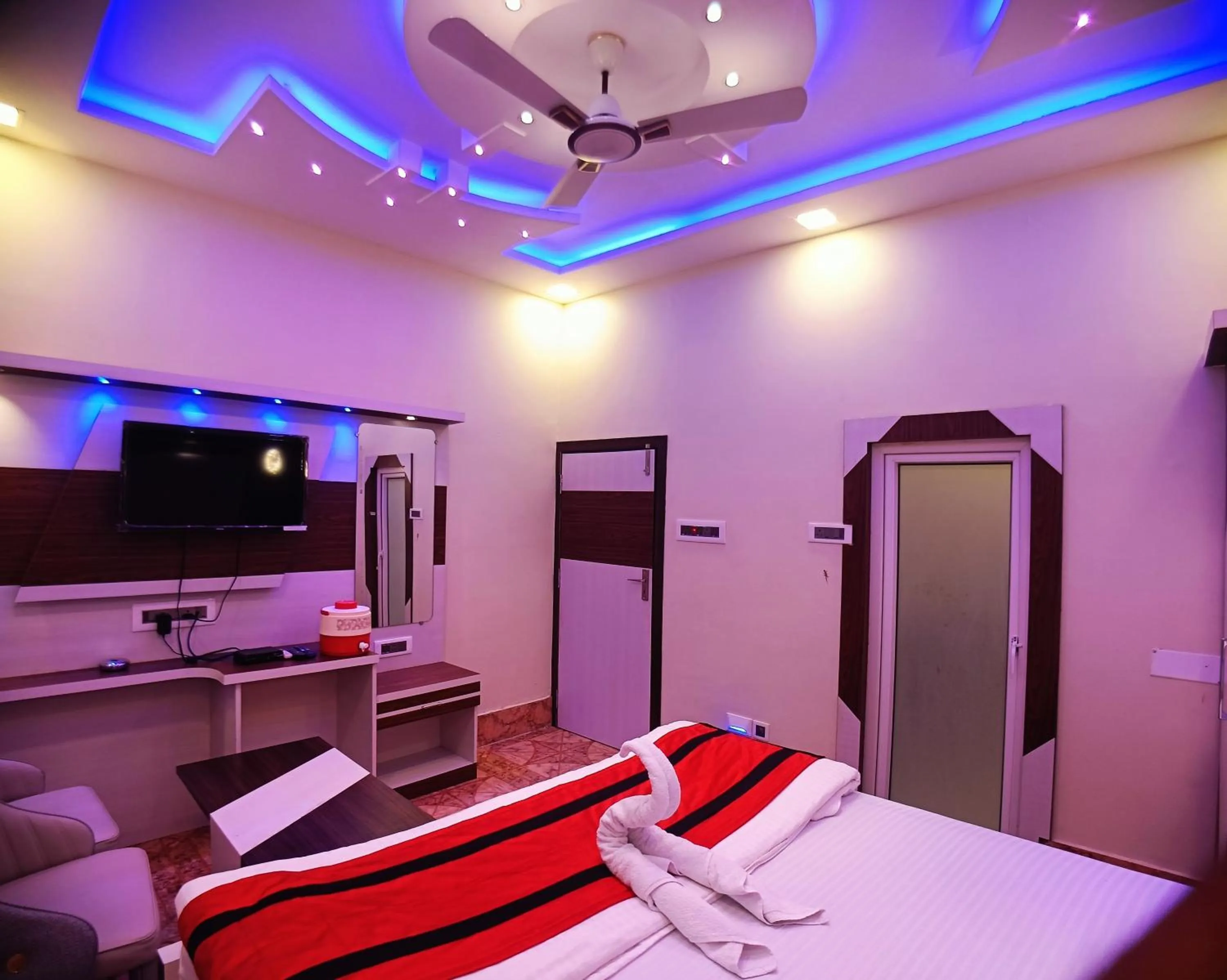 Bed in Shinjini Resort