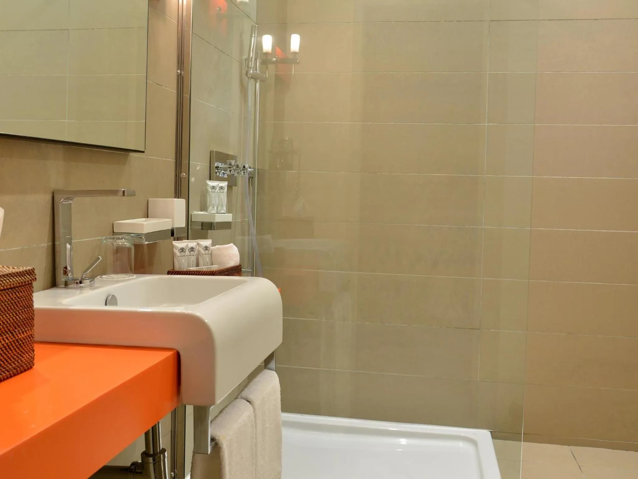 Bathroom in Hôtel Le Cristal