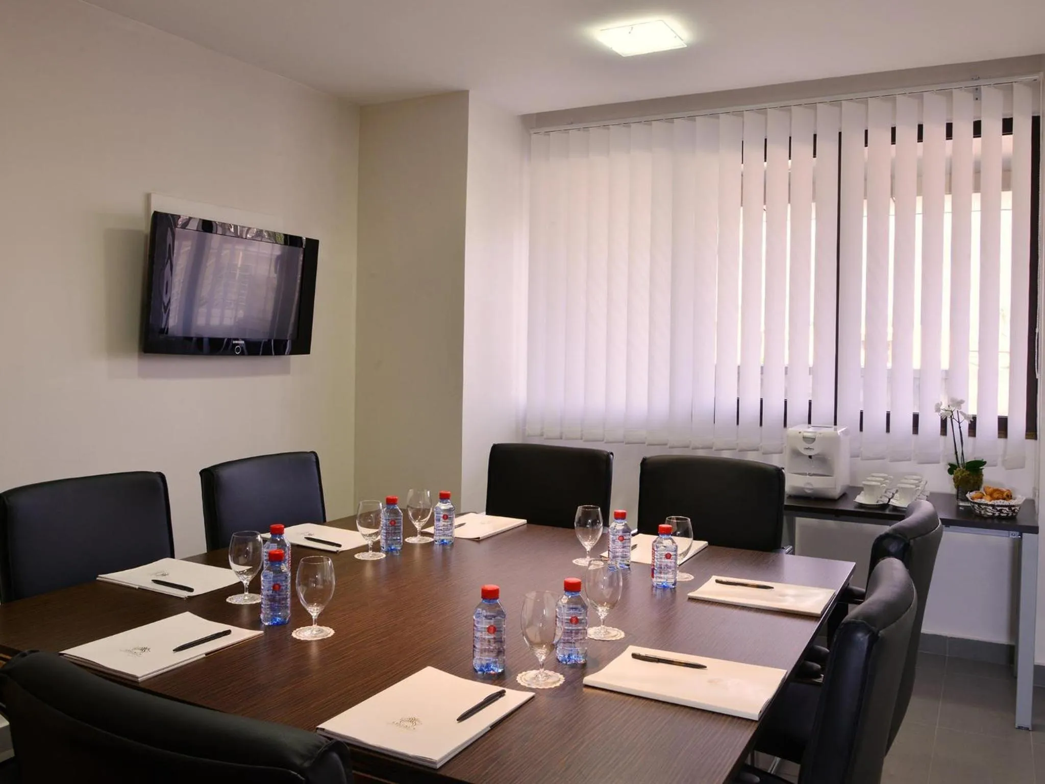 Meeting/conference room in Hôtel Le Cristal