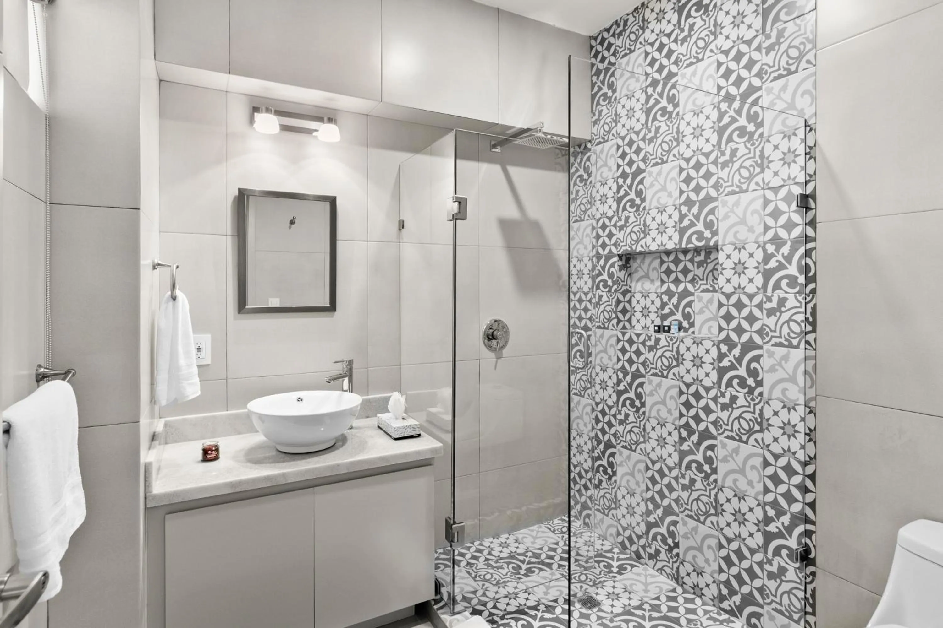 Shower in Casa Barros Vacation Condos