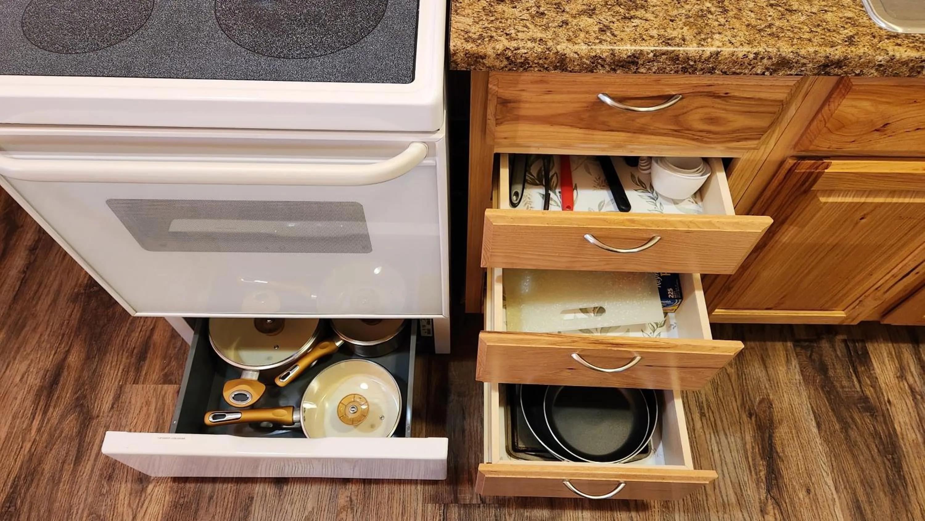 Kitchen or kitchenette in Beargrass Lodging & RV Resort